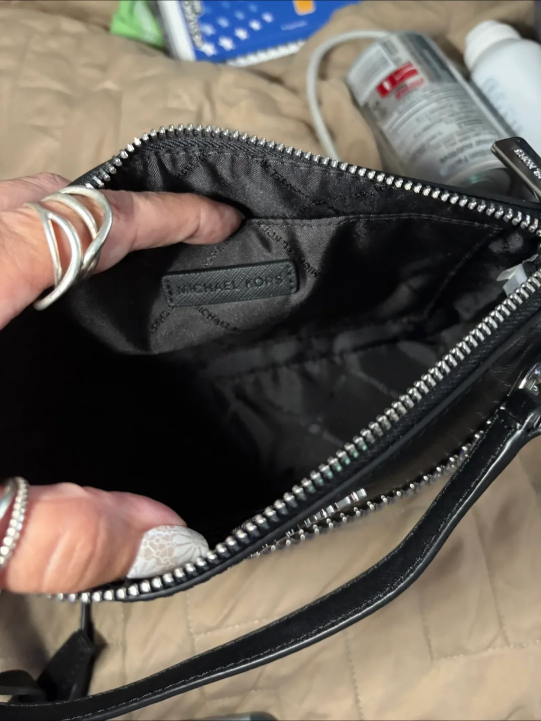 Michael Kors Black leather Crossbody Bag image indicator(4)