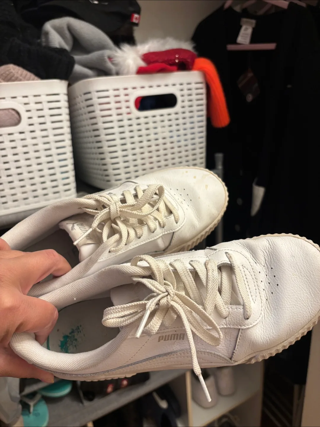 Puma Women's Carina Leather Sneakers - Size 9 thumbnail
