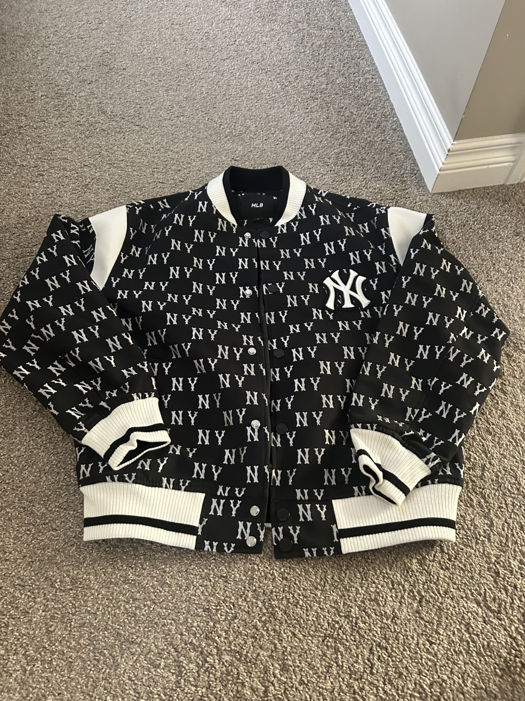 MLB New York Yankees Varsity Jacket - Size M