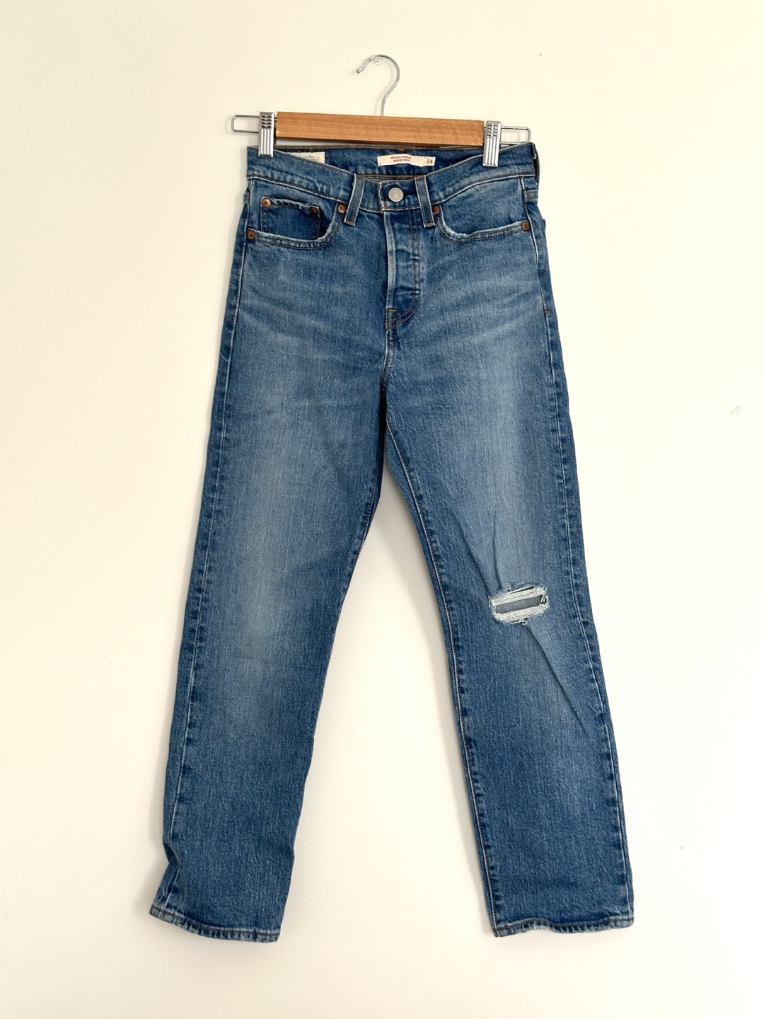 BNWT Levi’s jeans from aritzia - photo 4