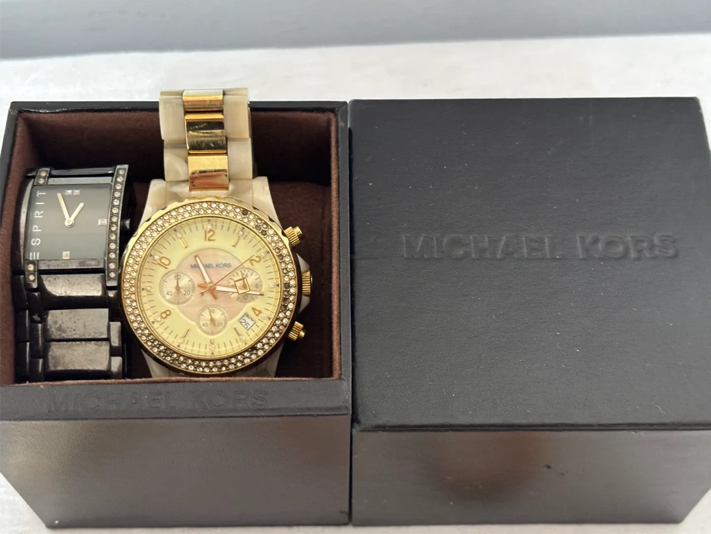Michael Kors & Esprit watch & Earings image indicator(2)