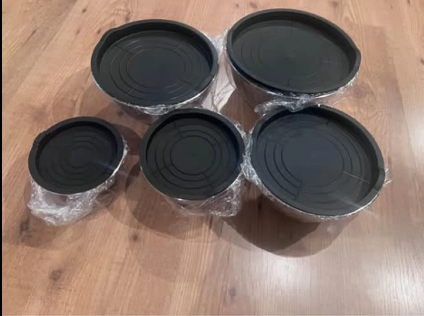 Stainless Steel Mixing Bowls with Lids - Set of 5 image indicator(2)