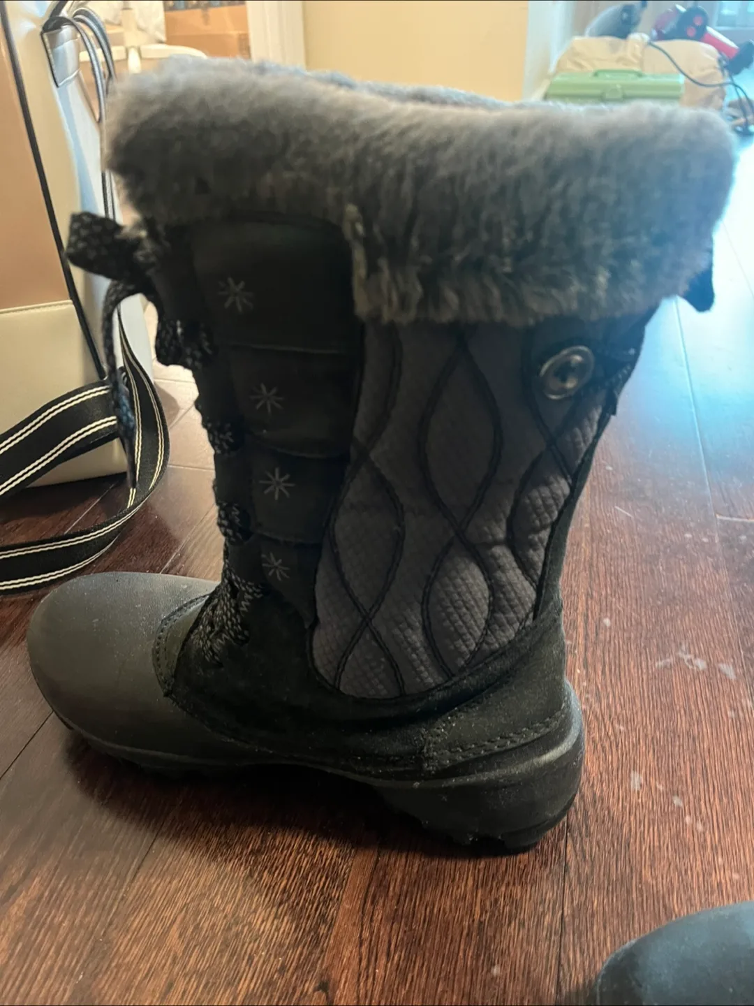 Columbia Women's Winter Boots - Size US 8.5 thumbnail