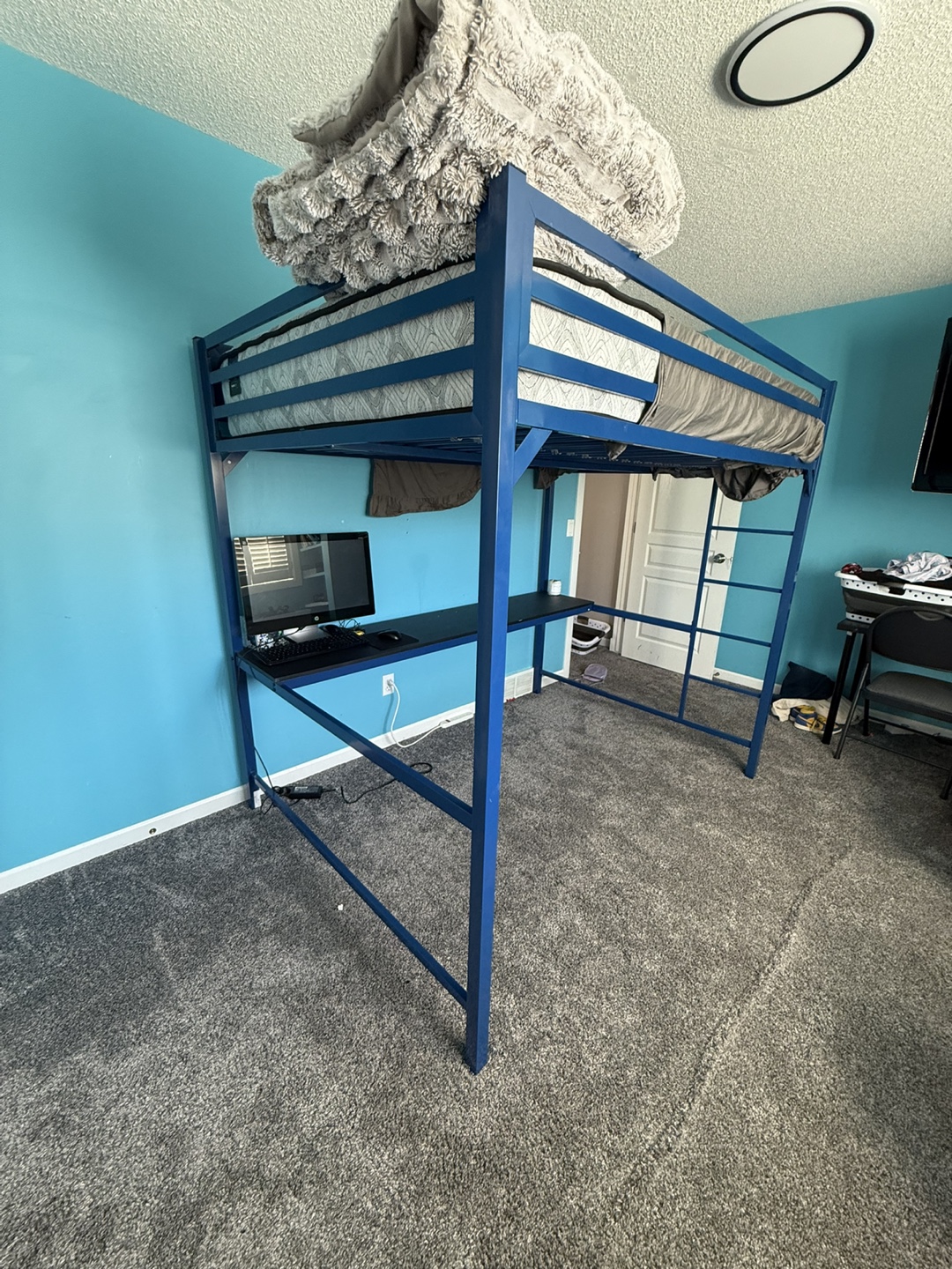 Loft bed with desk - photo 3