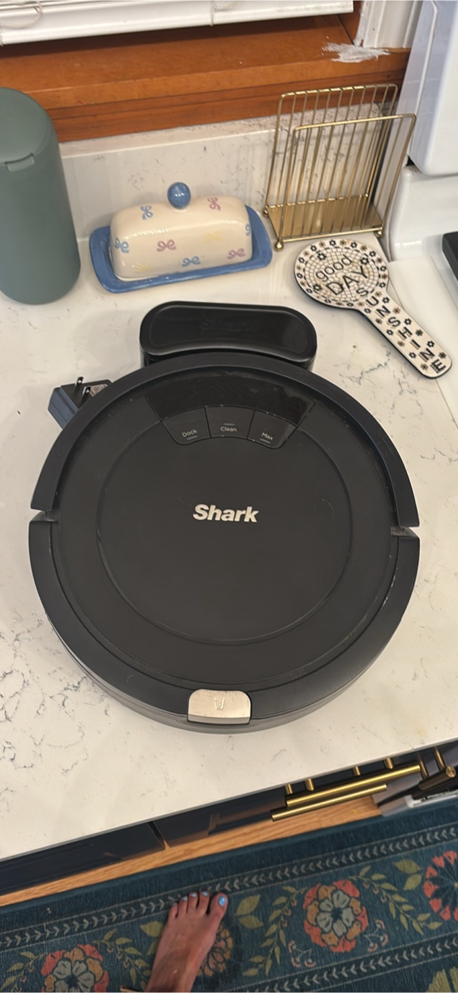 Shark AV753 ION Robot Vacuum - photo 2