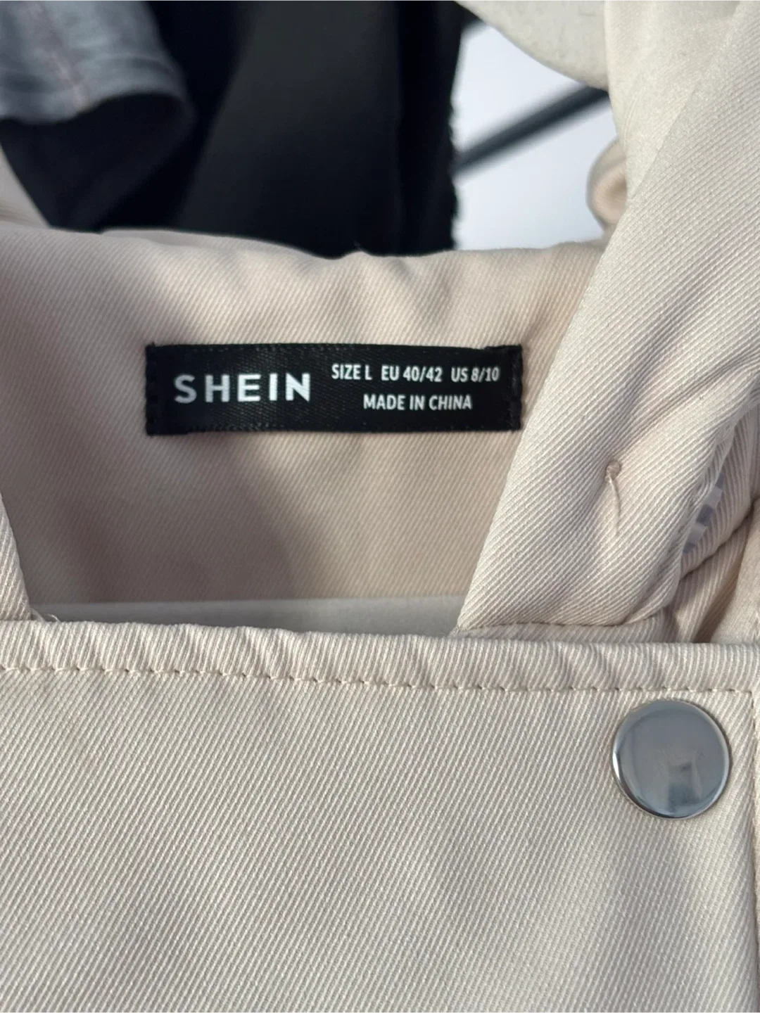 SHEIN Beige Puffer Jacket - Size L image indicator(2)