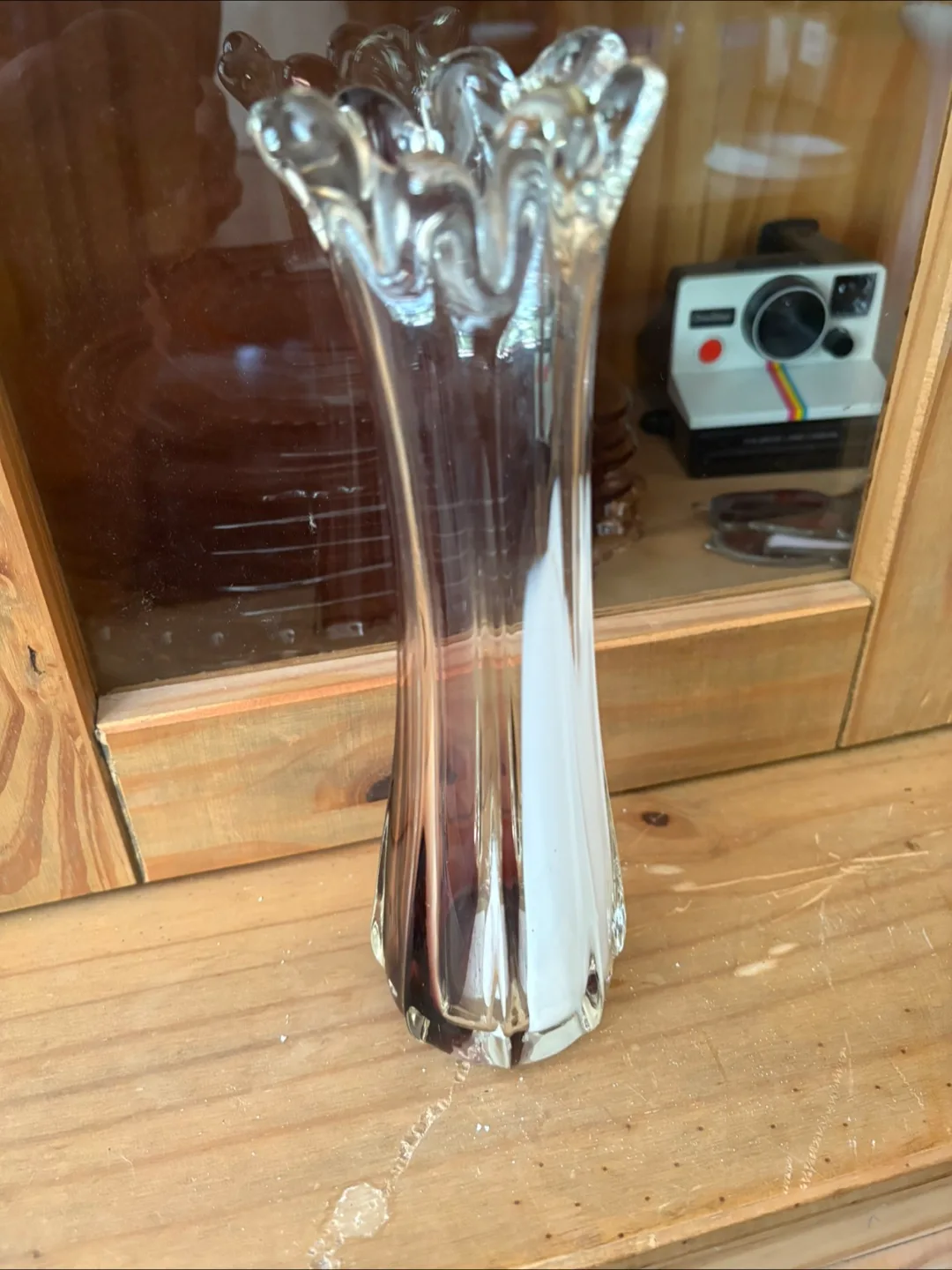 Swung glass vases image indicator(2)