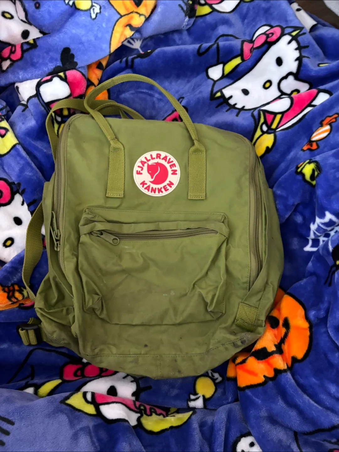 Fjallraven Kanken Backpack Olive Green thumbnail