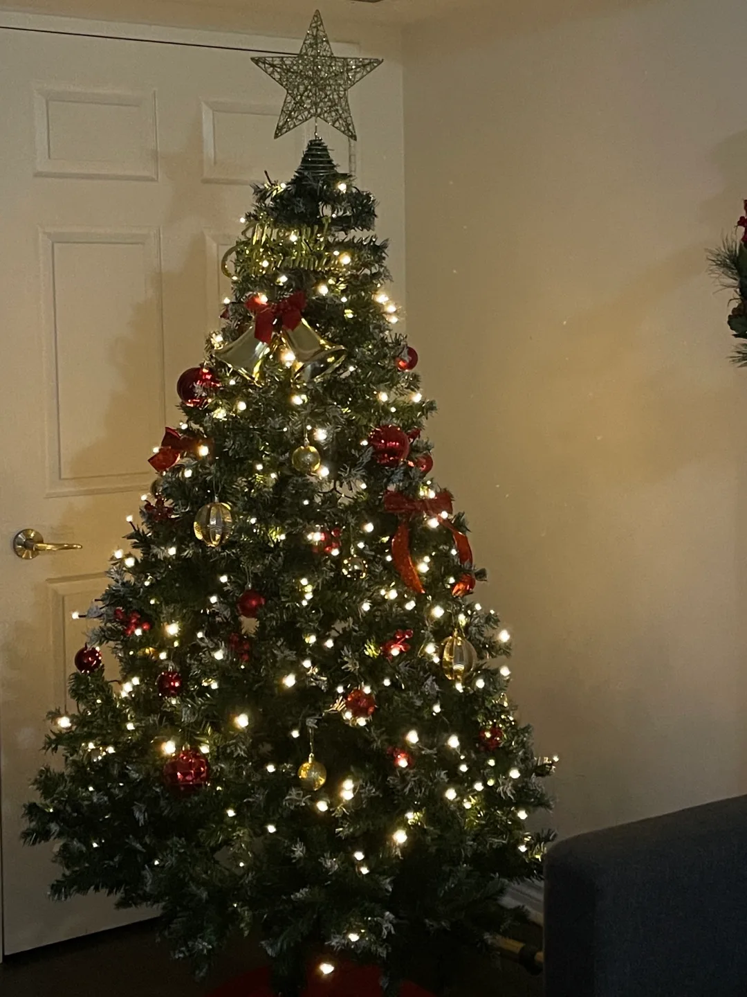 6ft Artificial Christmas Tree + String Lights 262ft + Ornaments image indicator(4)