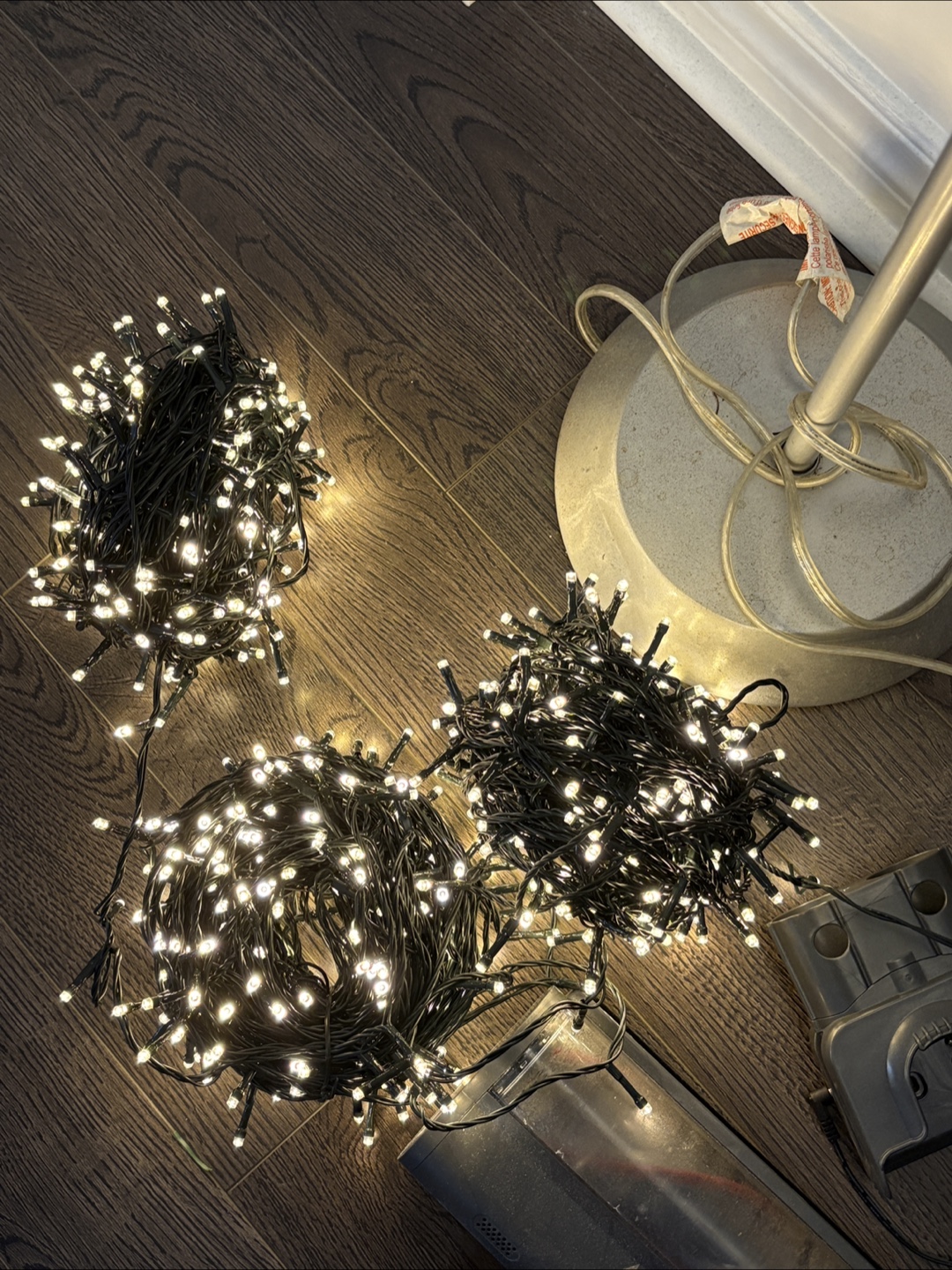 6ft Artificial Christmas Tree + String Lights 262ft + Ornaments - photo 3