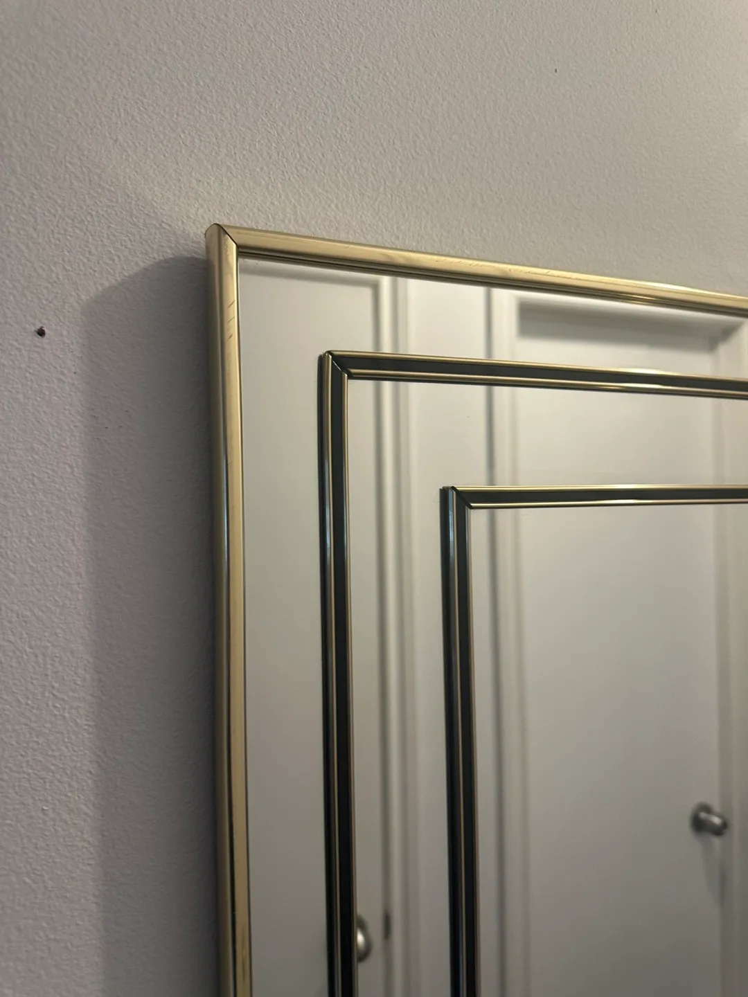 Framed Wall Mirror Square Gold Tone image indicator(5)