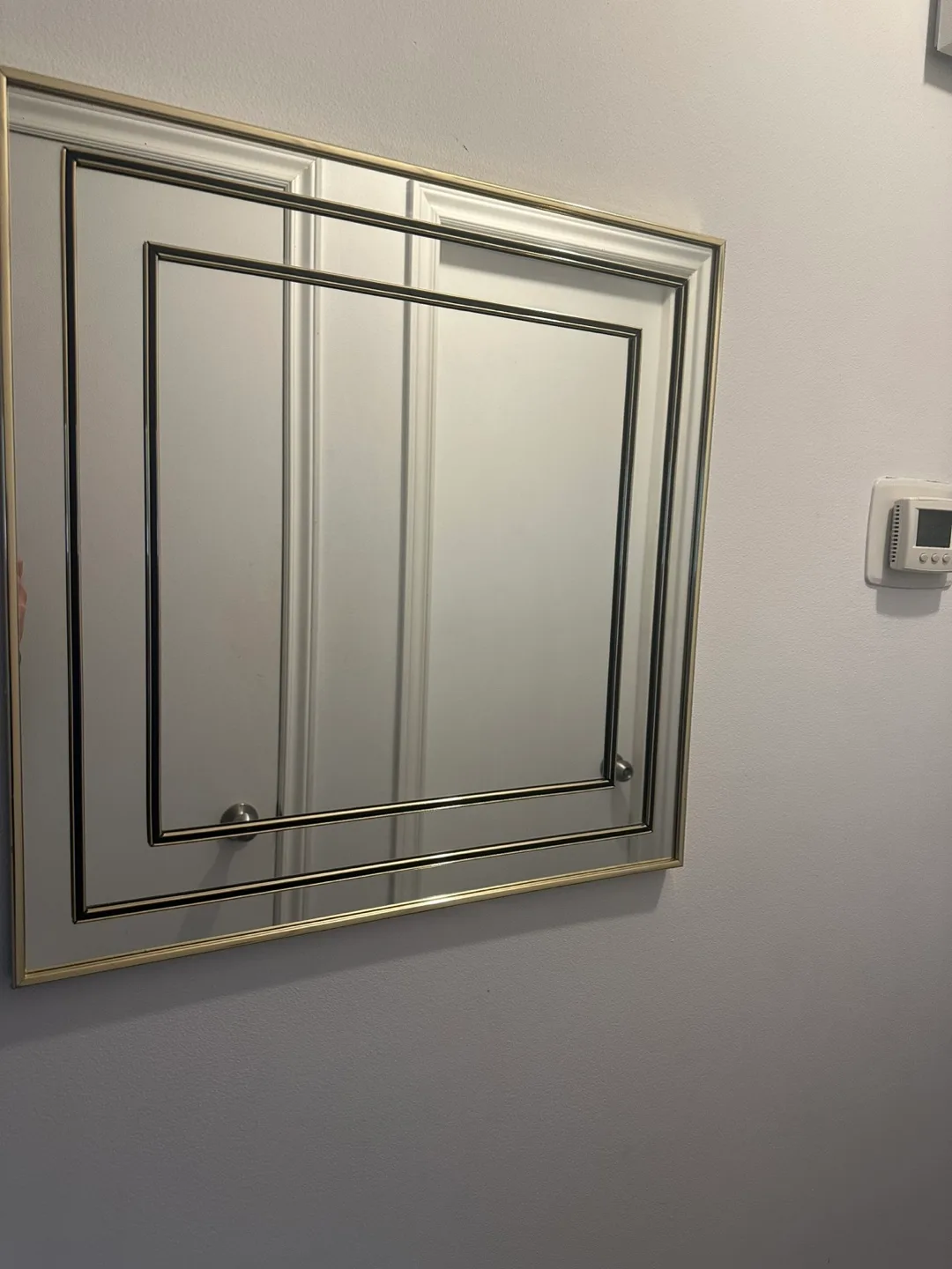 Framed Wall Mirror Square Gold Tone image indicator(4)