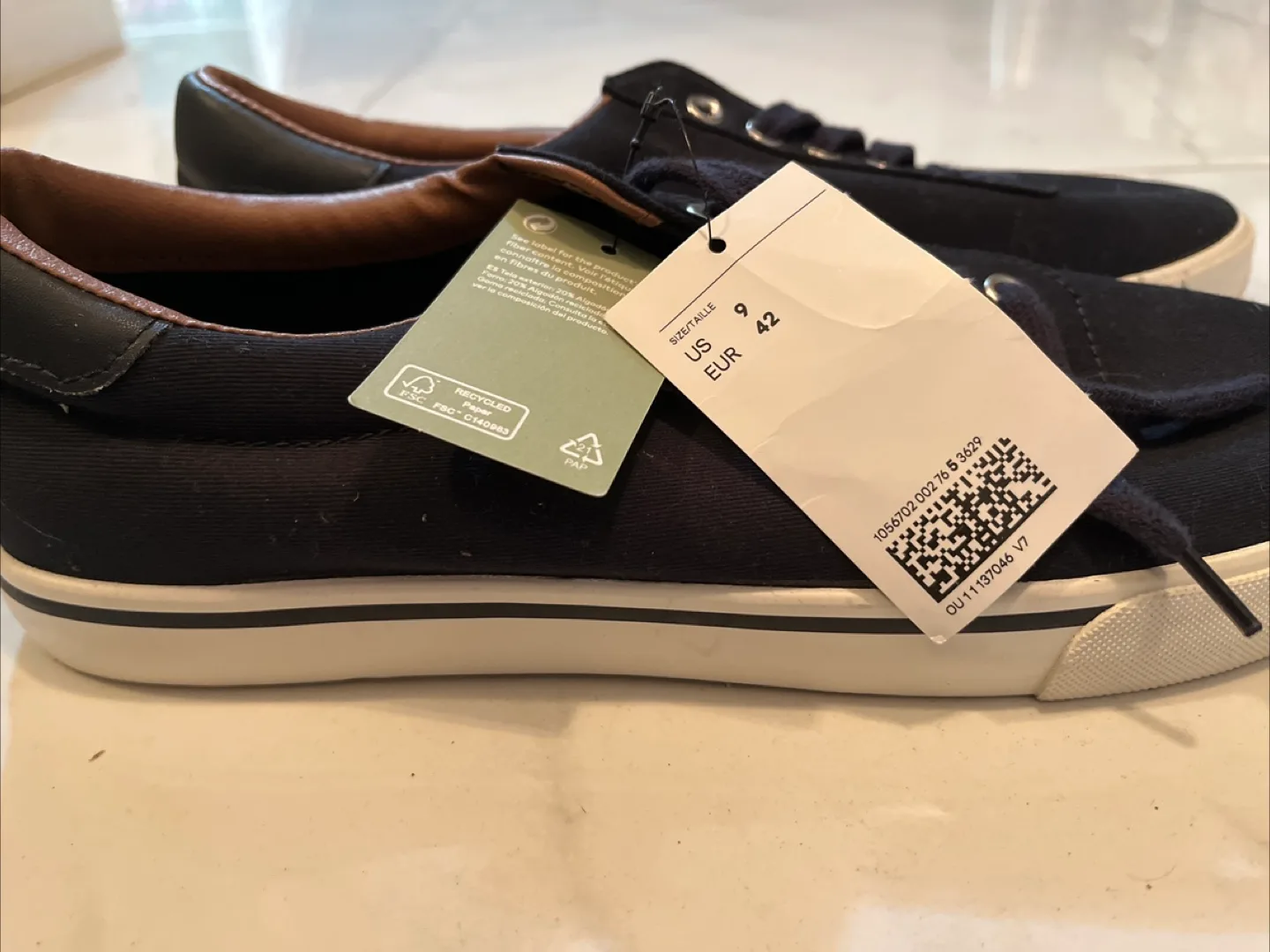 New H&M Black Canvas Sneakers - Size 9 image indicator(3)