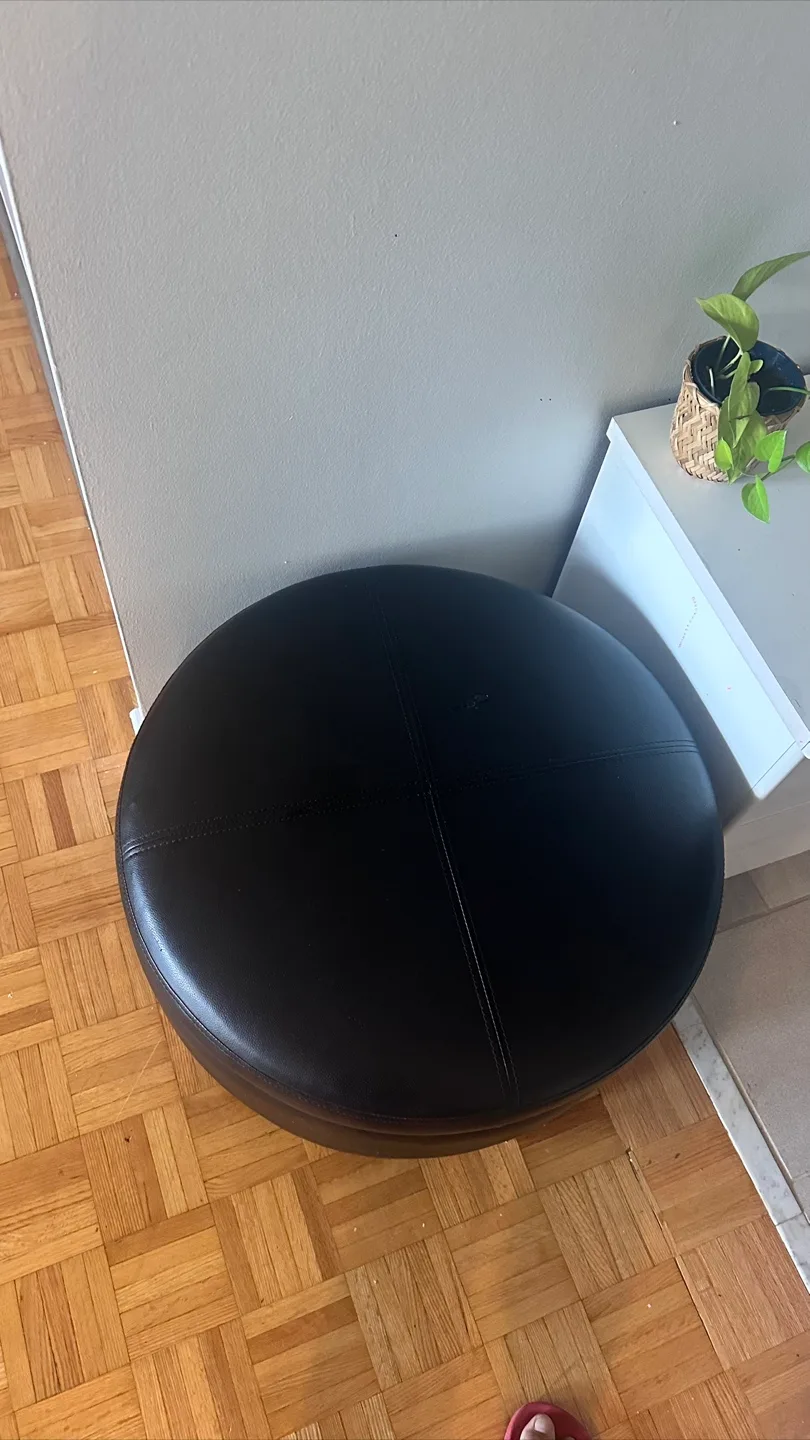 Black Round Ottoman image indicator(3)