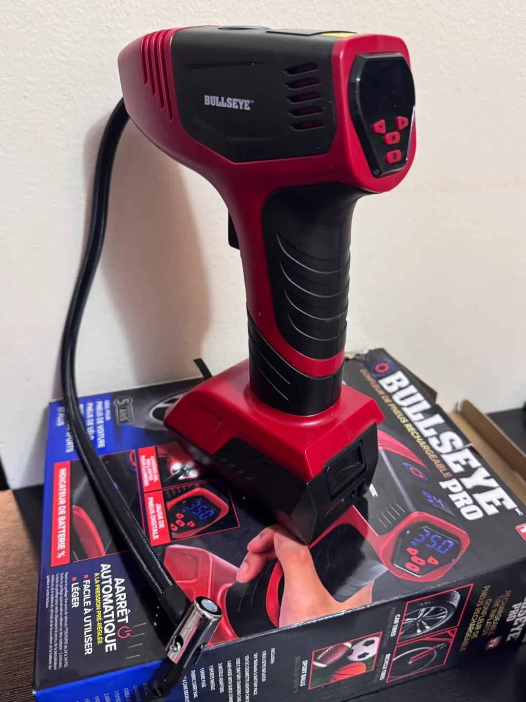 Bullseye Rechargeable Tire Inflator image indicator(2)