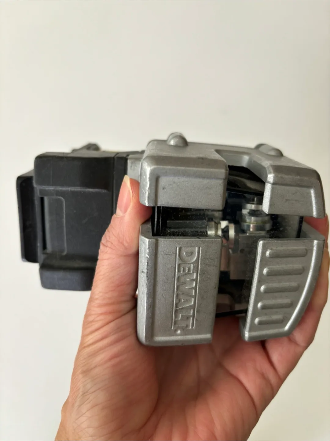 DeWalt DW089CG Green Laser Level image indicator(2)