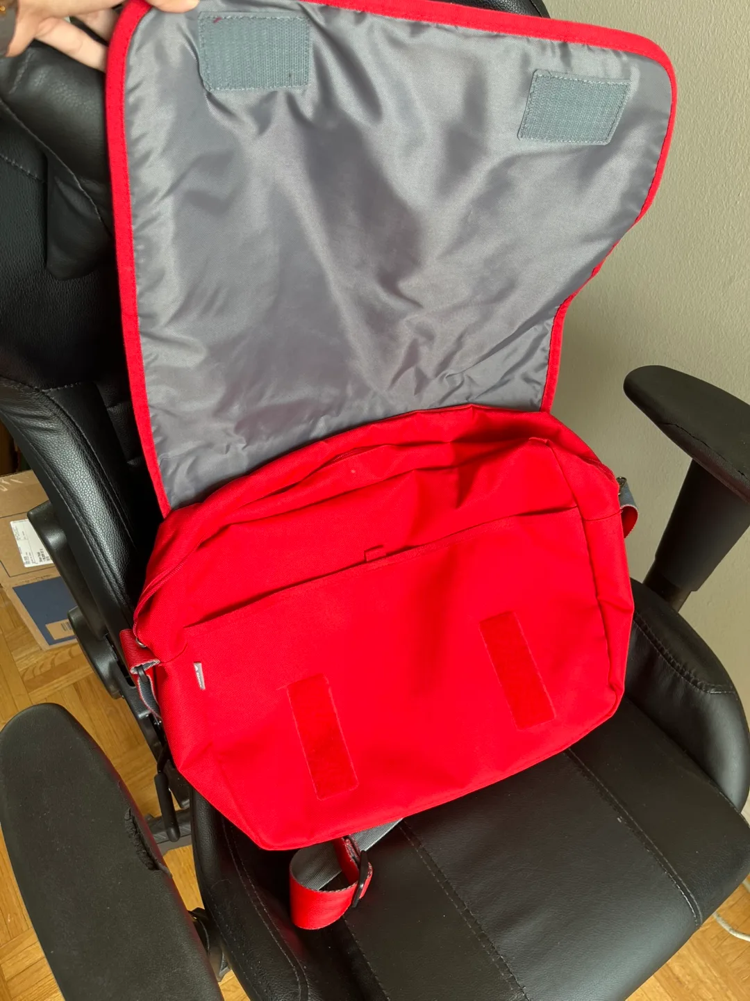 Adidas Red Messenger Bag image indicator(2)