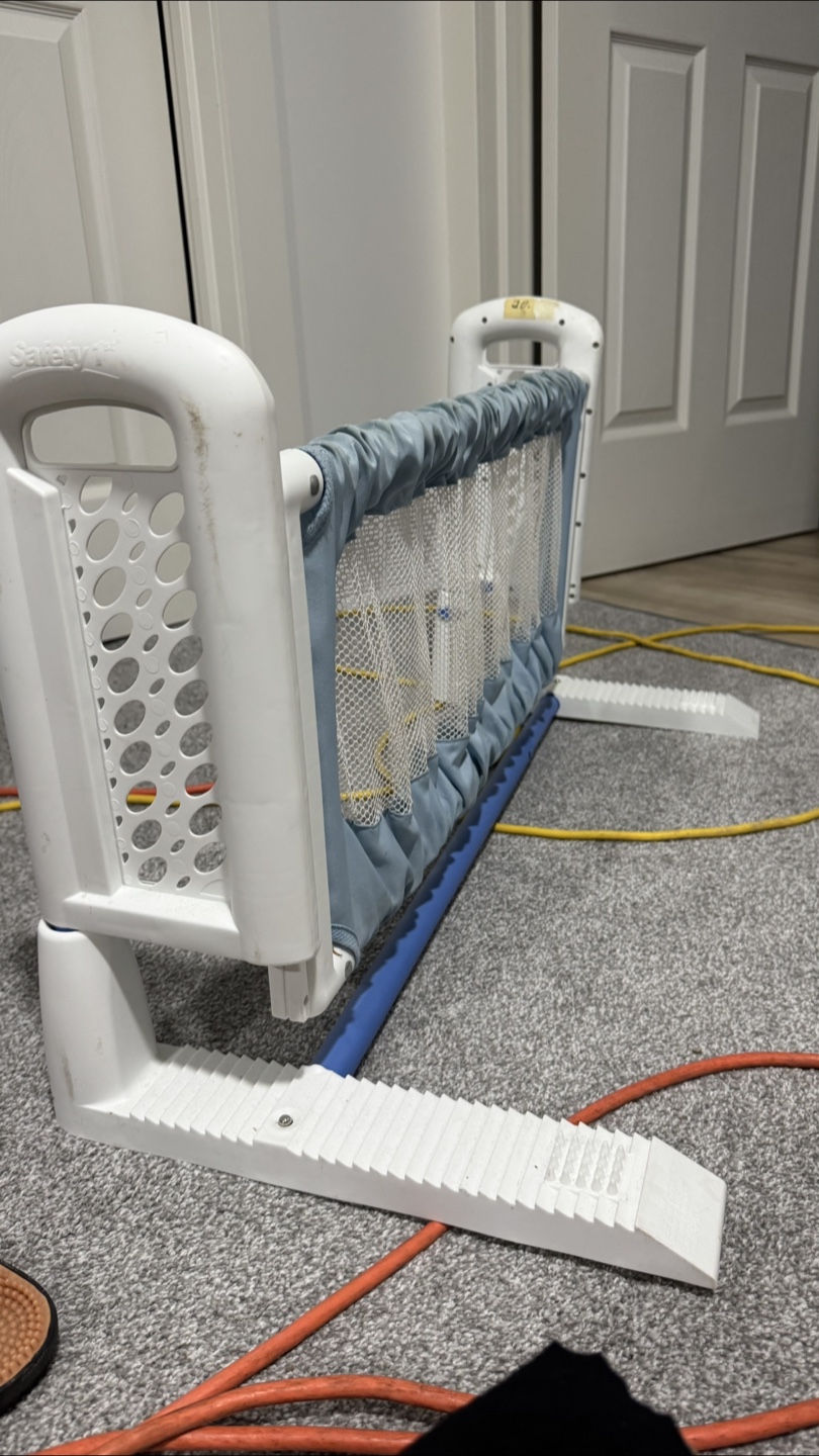 Safety 1st Top of Mattress Bed Rail - photo 2