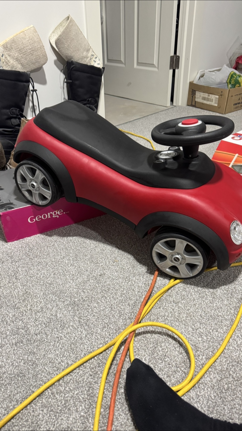Mini Cooper Ride-On Car - Red - photo 2