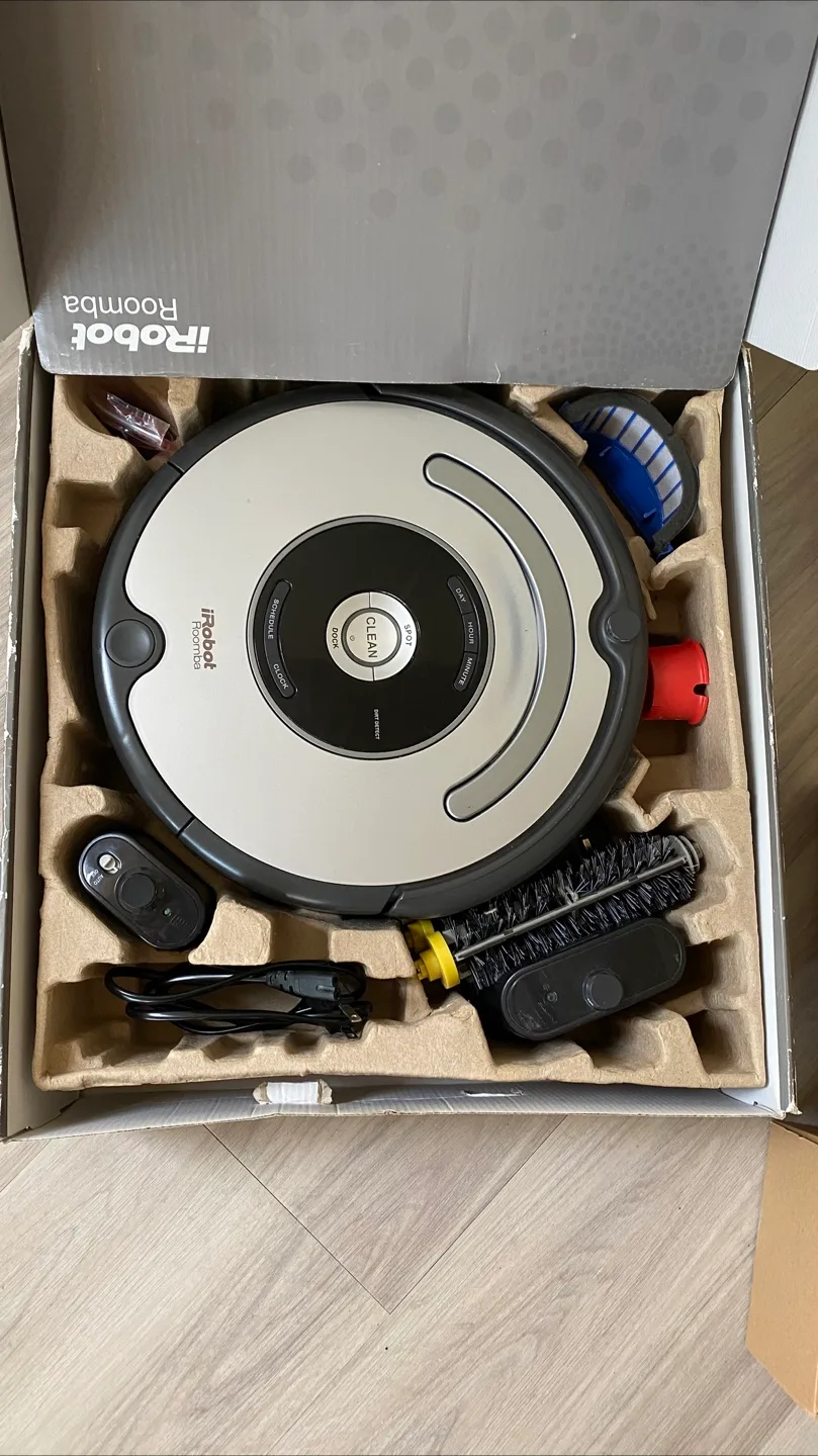 iRobot Roomba 655 Pet Series Vacuum Cleaning Robot image indicator(2)