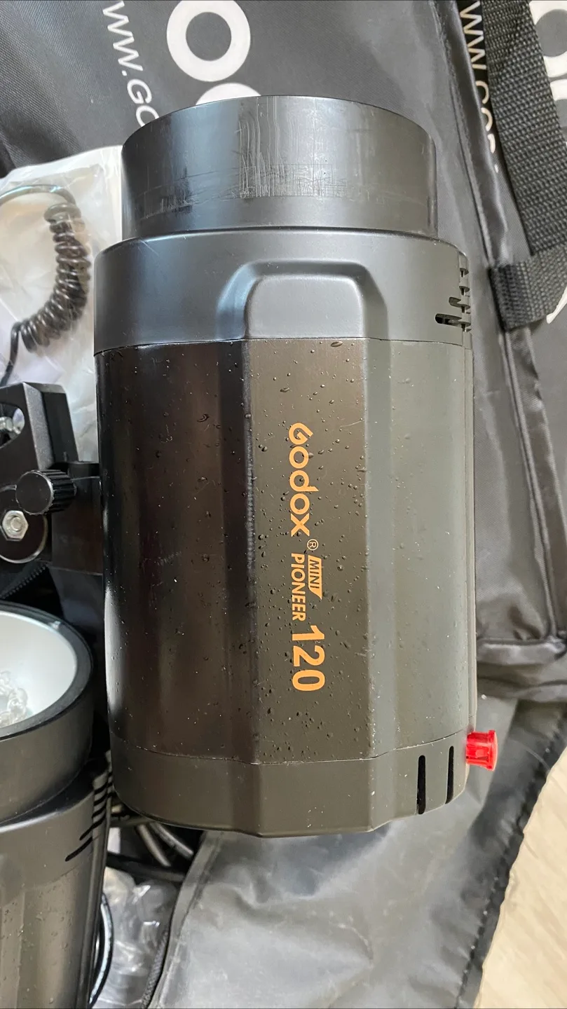 Godox Mini Pioneer 120 Studio Strobe Light image indicator(2)