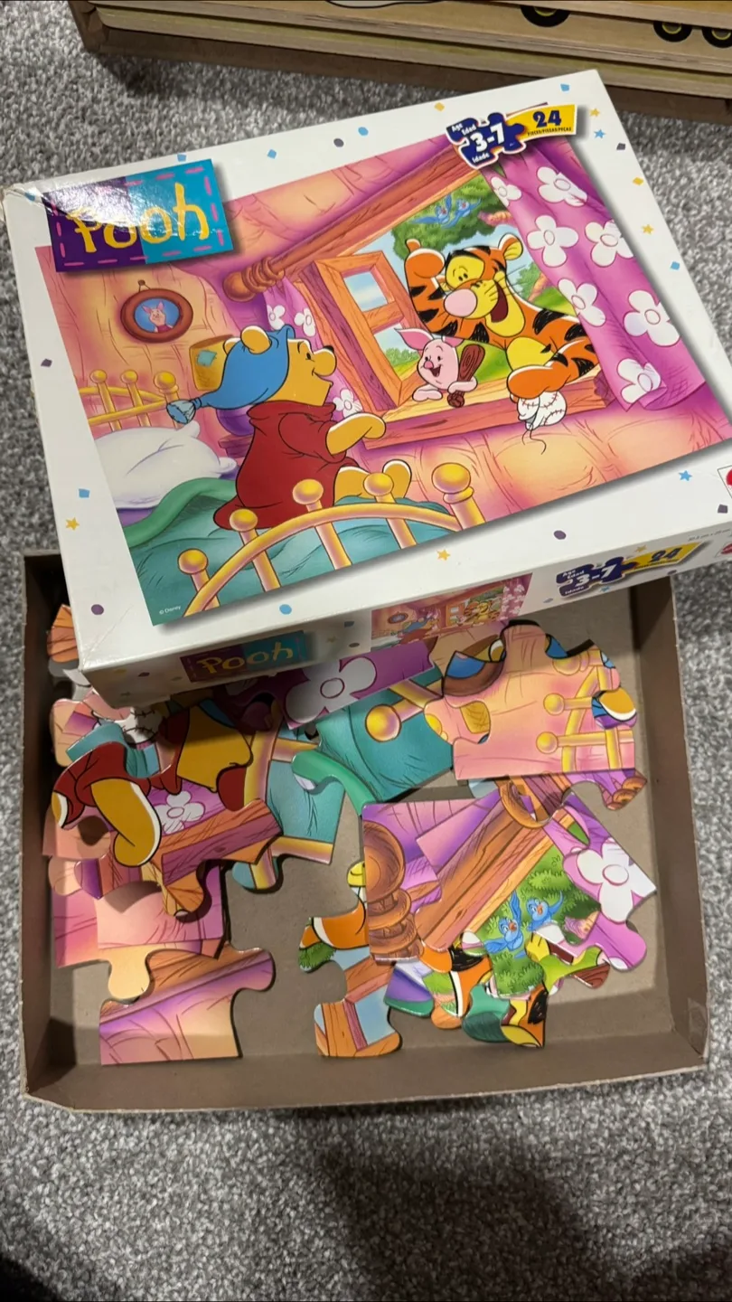 Winnie the Pooh 24-Piece Puzzle thumbnail