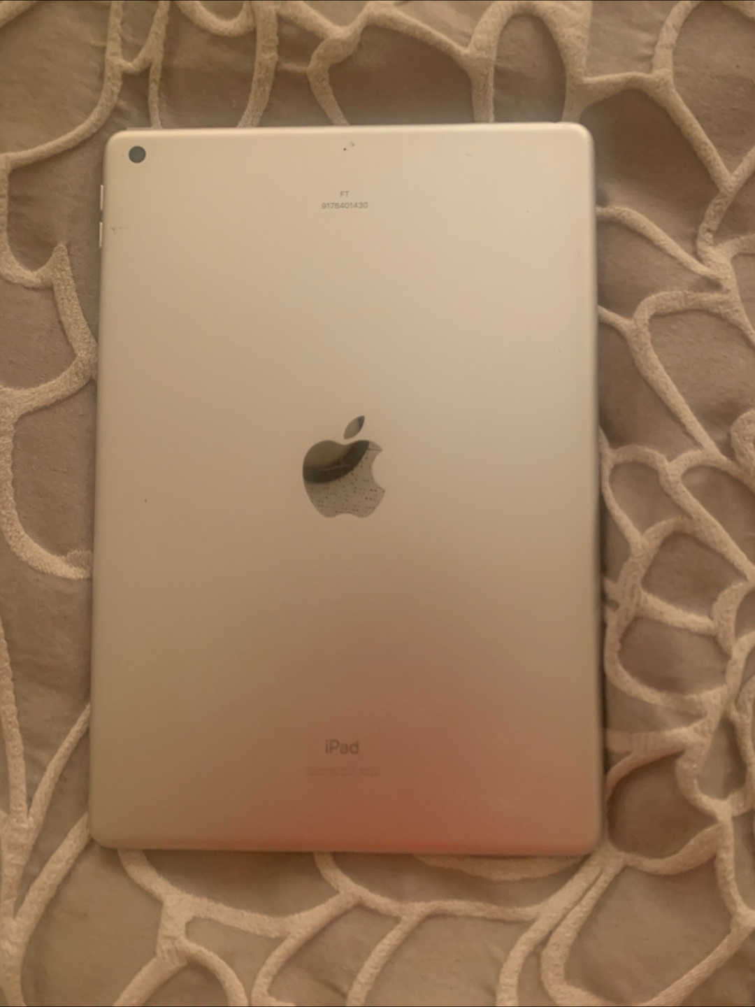 Apple iPad - photo 2