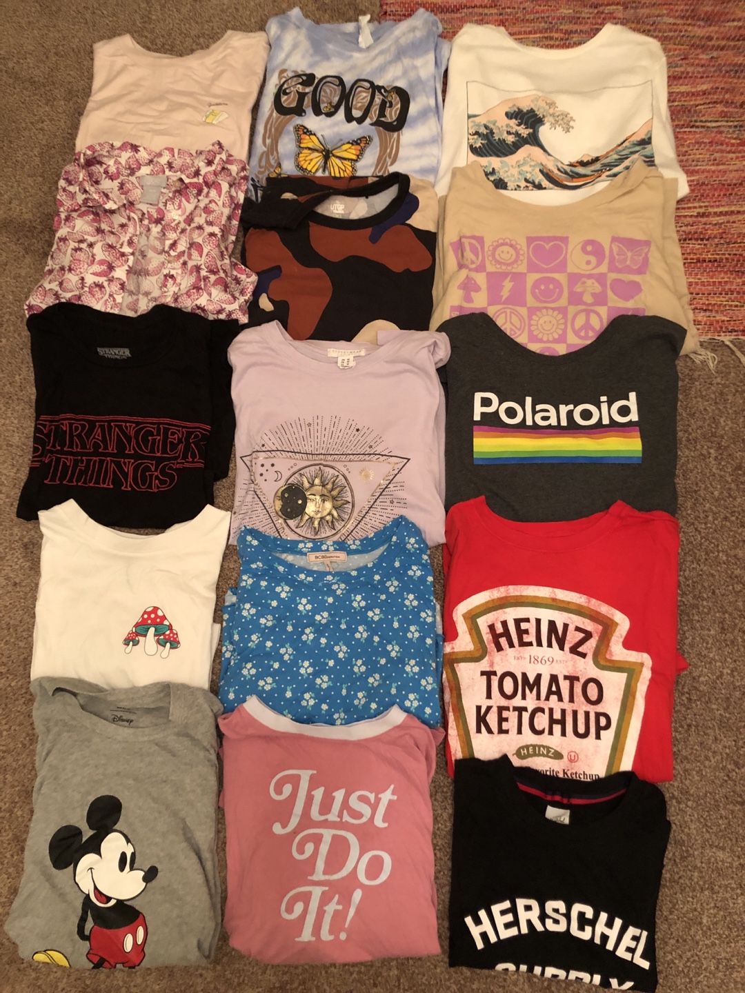 Mixed Lot of Medium T-Shirts & Hoodies - Make an offer