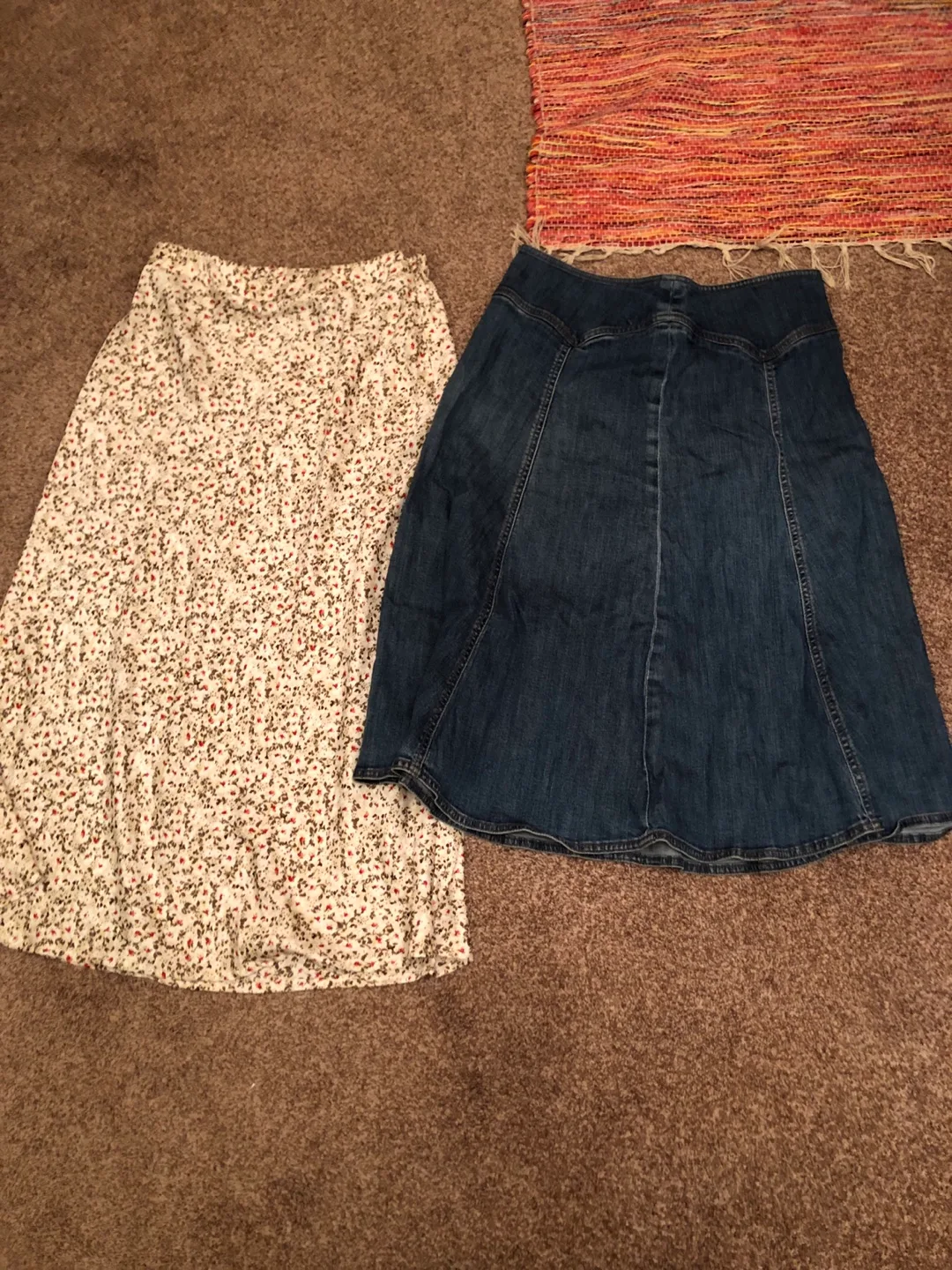 Mixed Lot of Medium T-Shirts & Hoodies - Make an offer image indicator(3)