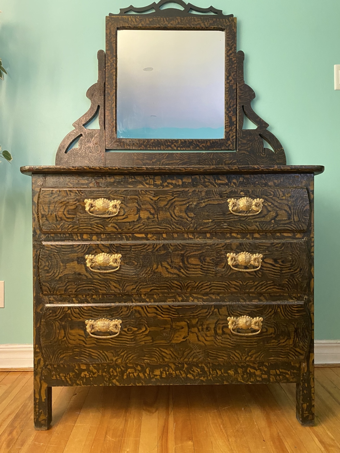 FREE DELIVERY: Victorian ~1890 a.d. Cottage Dresser $200 (HRM)