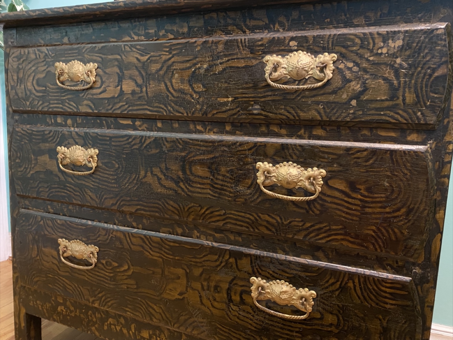 FREE DELIVERY: Victorian ~1890 a.d. Cottage Dresser $200 (HRM) - photo 3