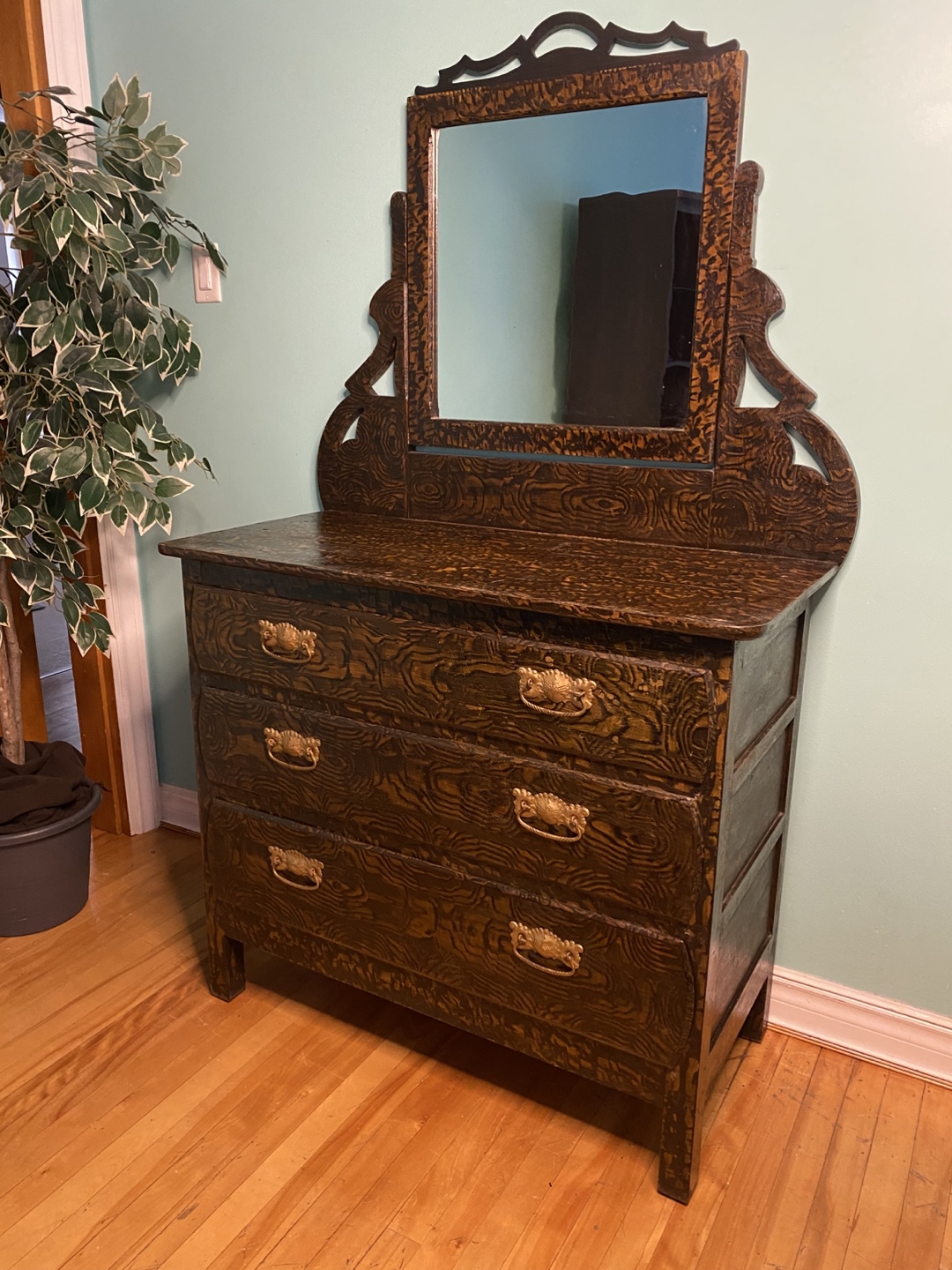 FREE DELIVERY: Victorian ~1890 a.d. Cottage Dresser $200 (HRM) - photo 2