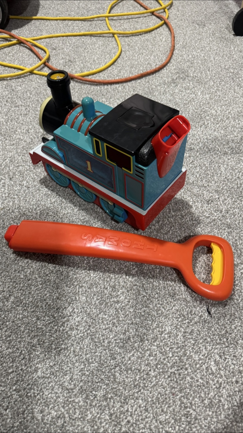 Thomas the Tank Engine Ride-On Toy - photo 4