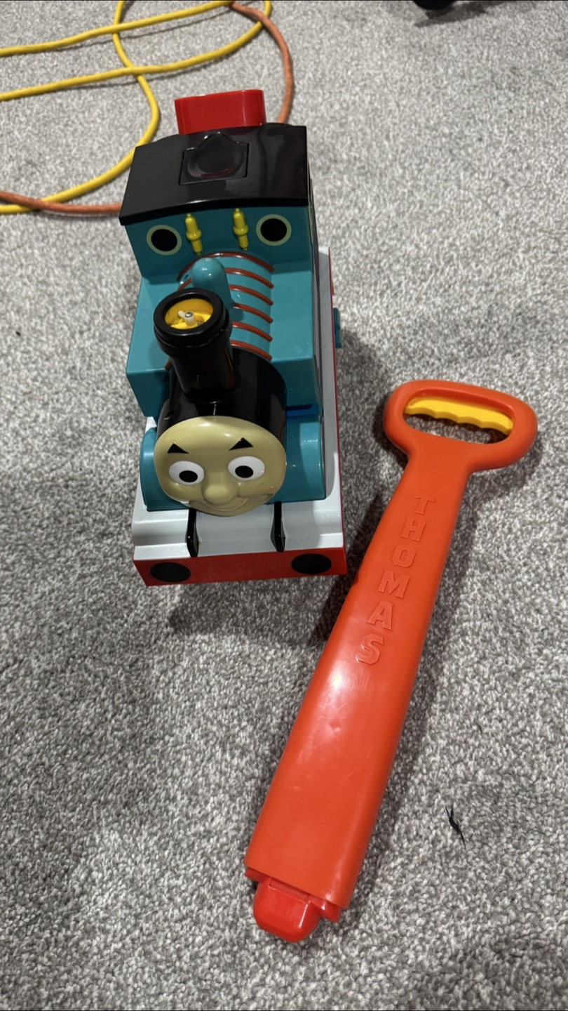 Thomas the Tank Engine Ride-On Toy - photo 5