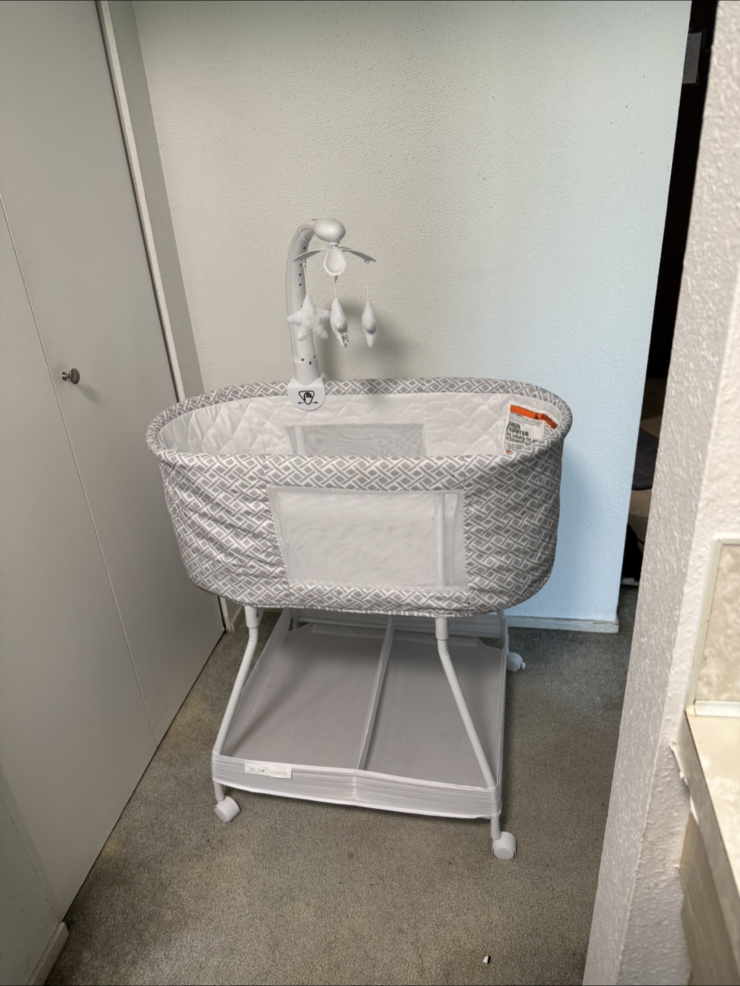 Delta Children Sweet Beginnings Bassinet - photo 3