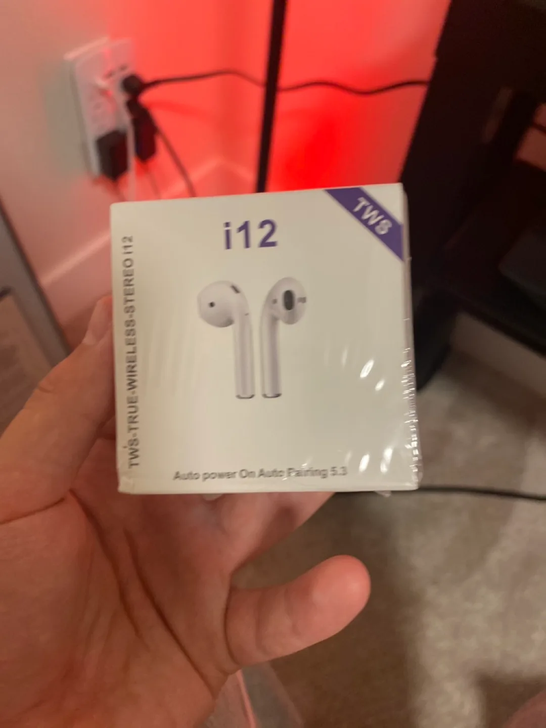 New i12 TWS Wireless Earbuds thumbnail