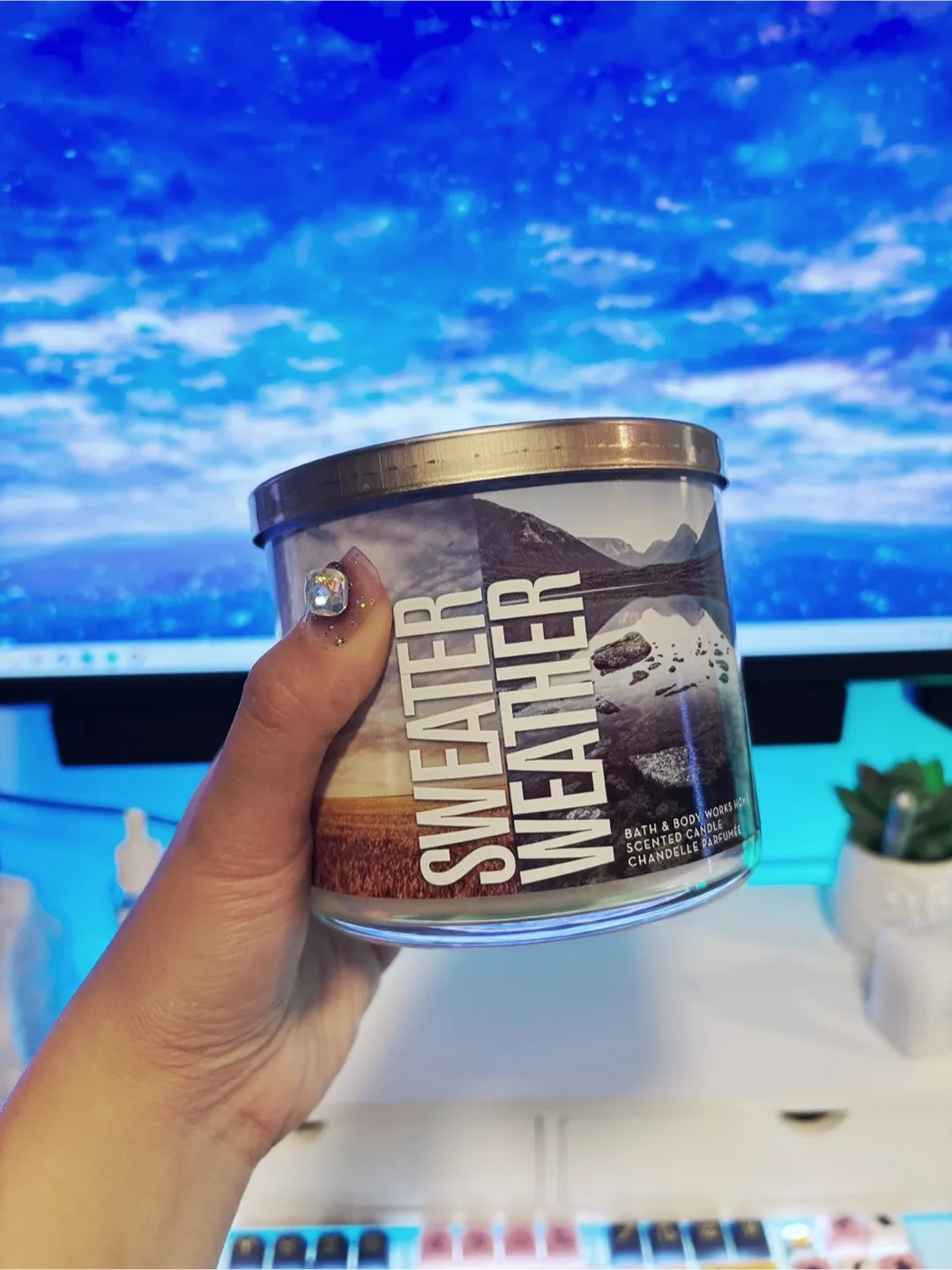 (NEW) Bath & Body Works Sweater Weather Candle thumbnail