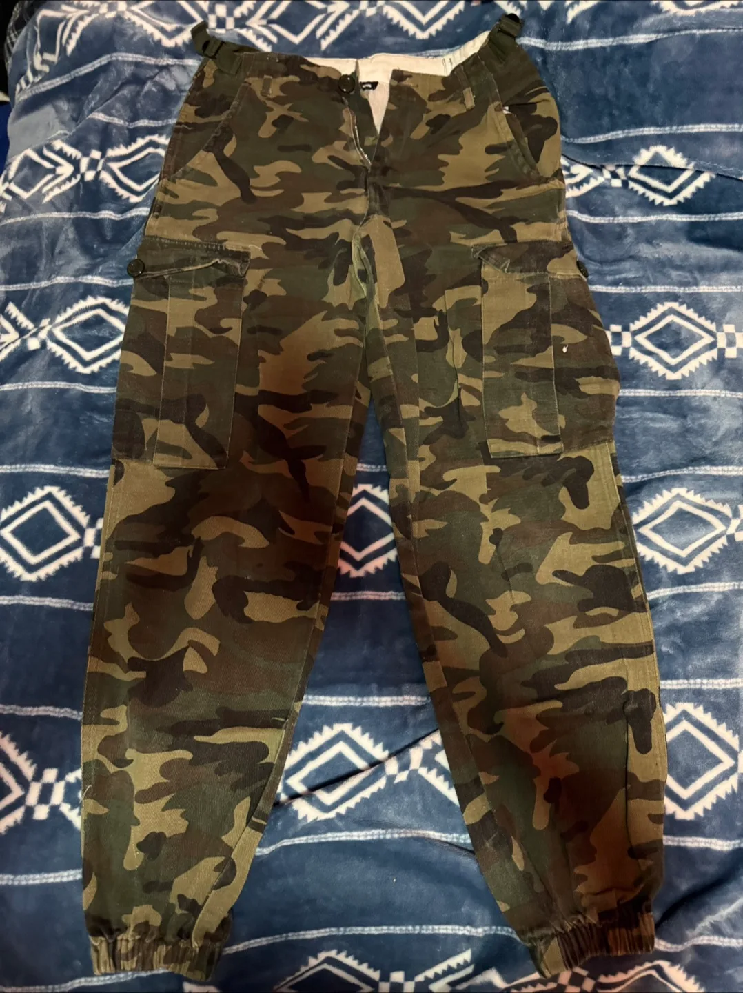 Fashion Nova Camo Cargo Pants - Size XS thumbnail