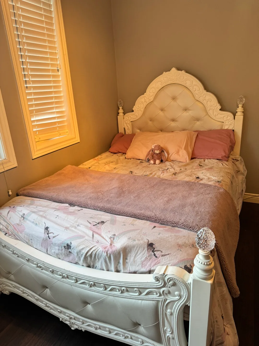 Upholstered White Bed Frame (double/full) thumbnail