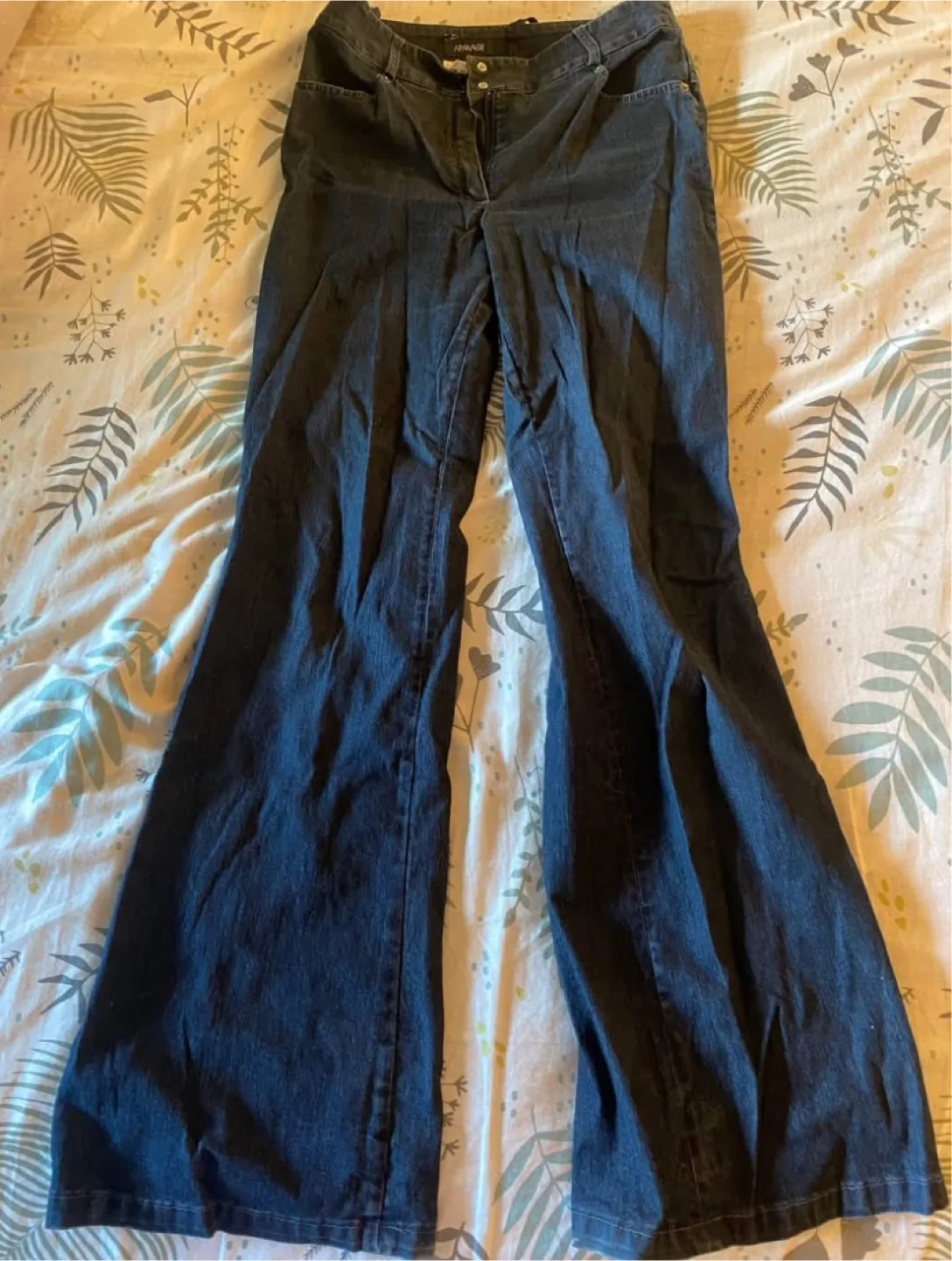 Clothes for sale ⭐️⭐️ image indicator(3)