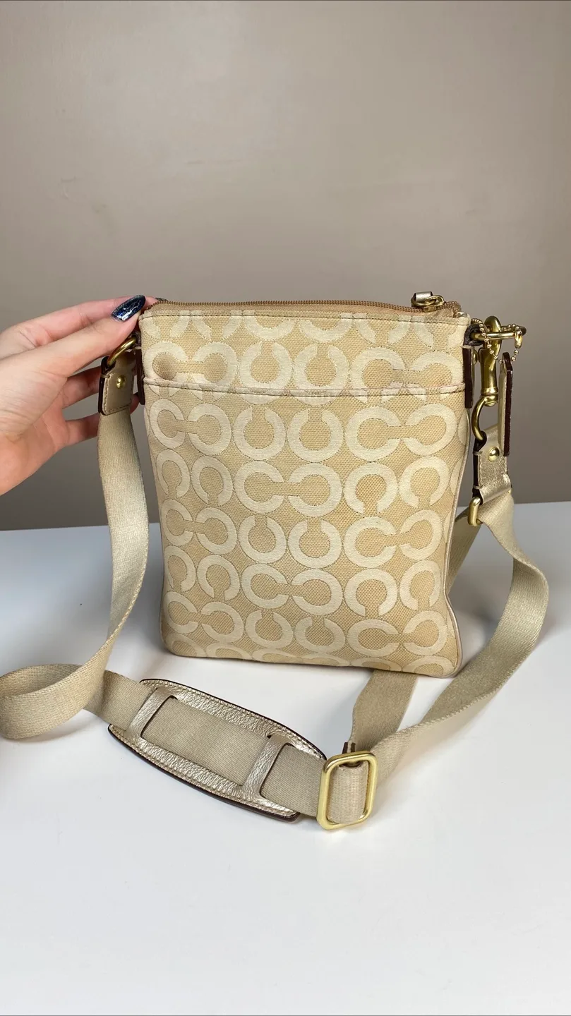 Coach Crossbody Bag image indicator(6)