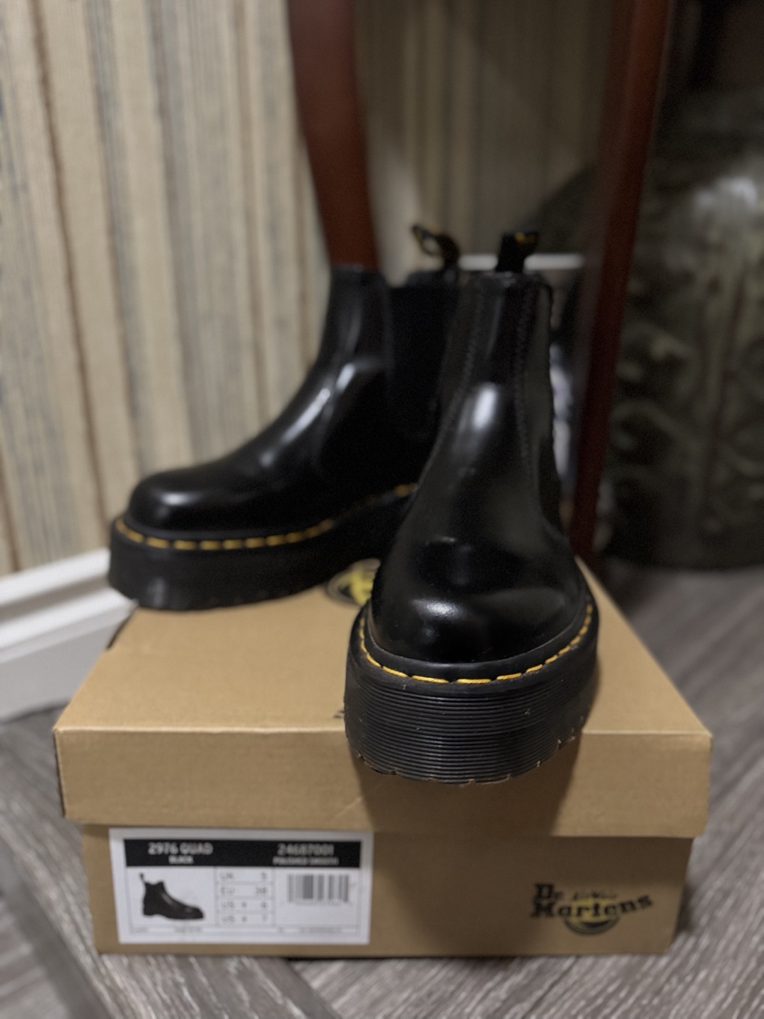 Dr. Martens 2976 Quad Chelsea Boots - US 7 - photo 2