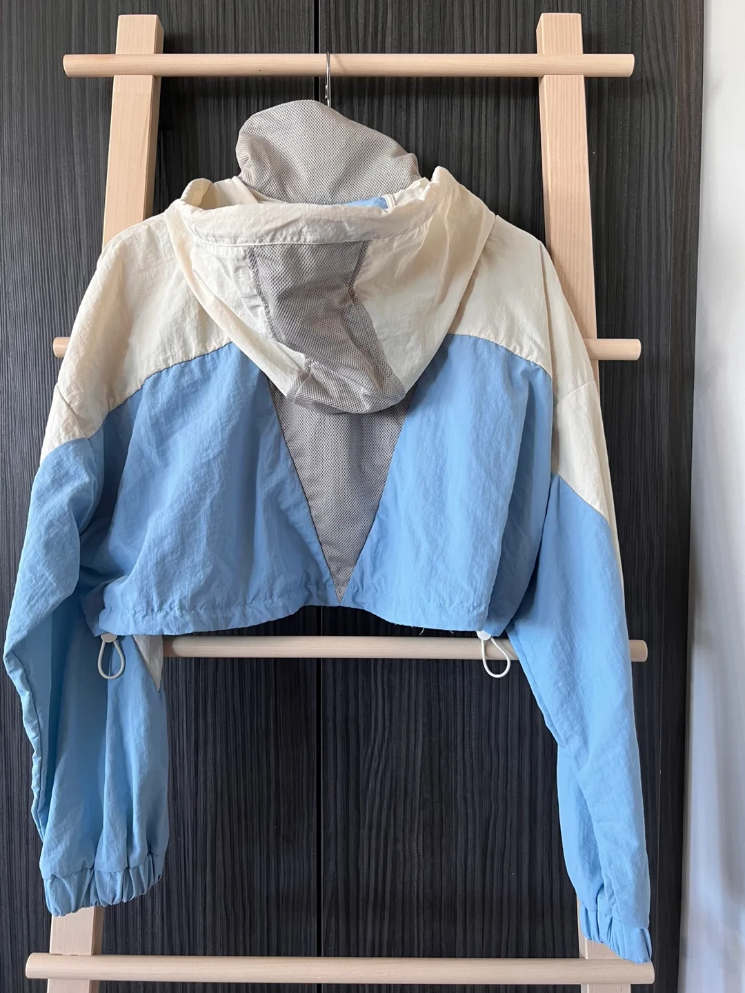 Zara Cropped Windbreaker with Hood - Size S image indicator(2)