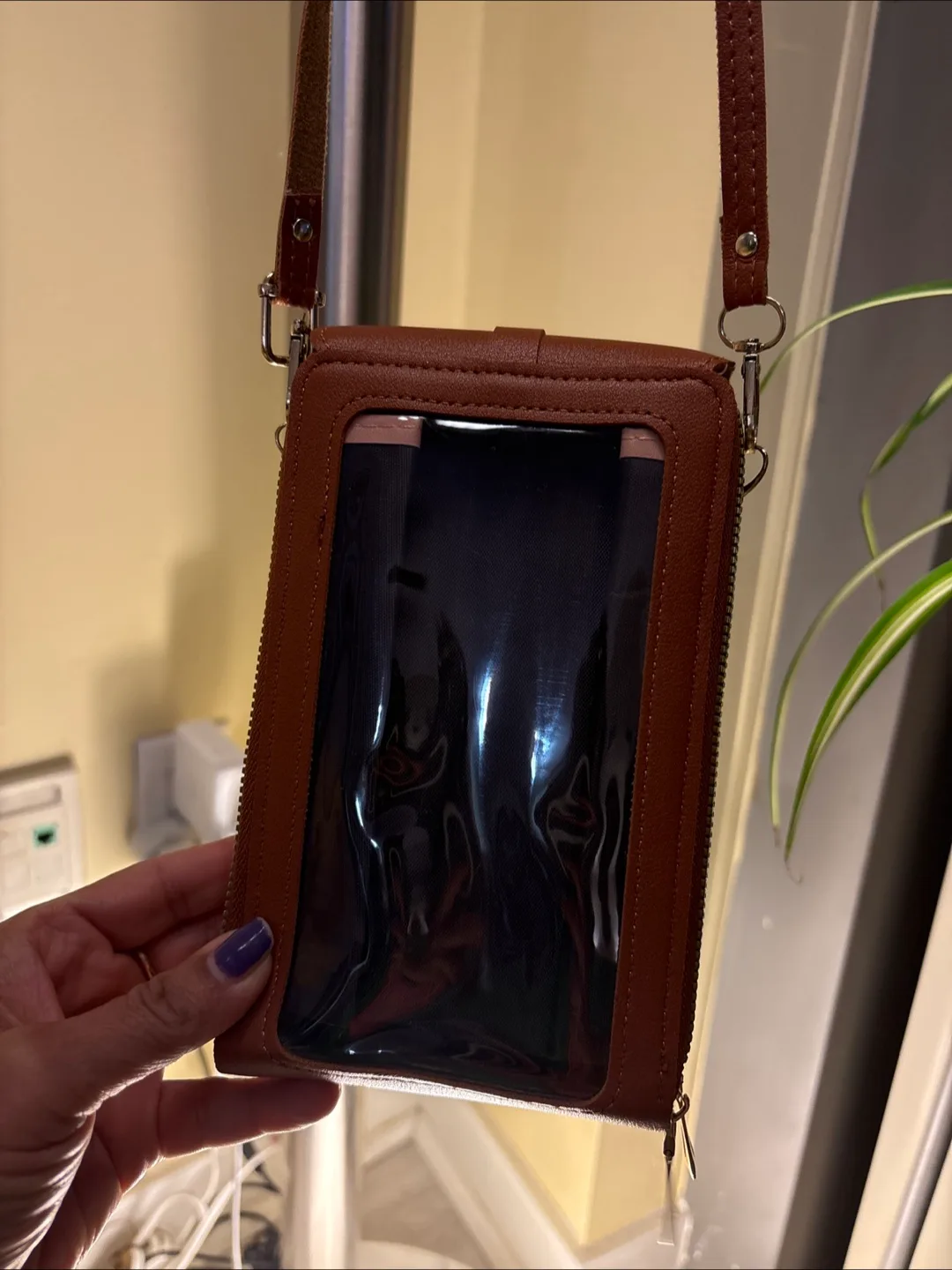 ENDAYCON Brown Crossbody Cellphone Bag image indicator(2)