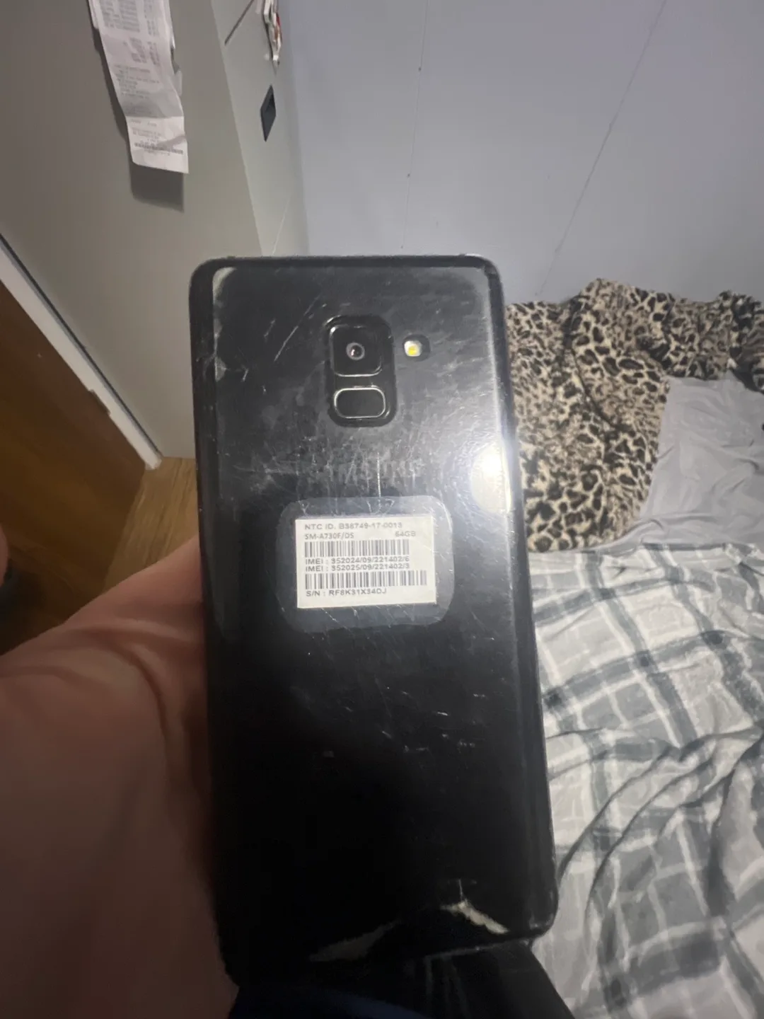 Samsung Galaxy A8 64gb  *parts* image indicator(2)