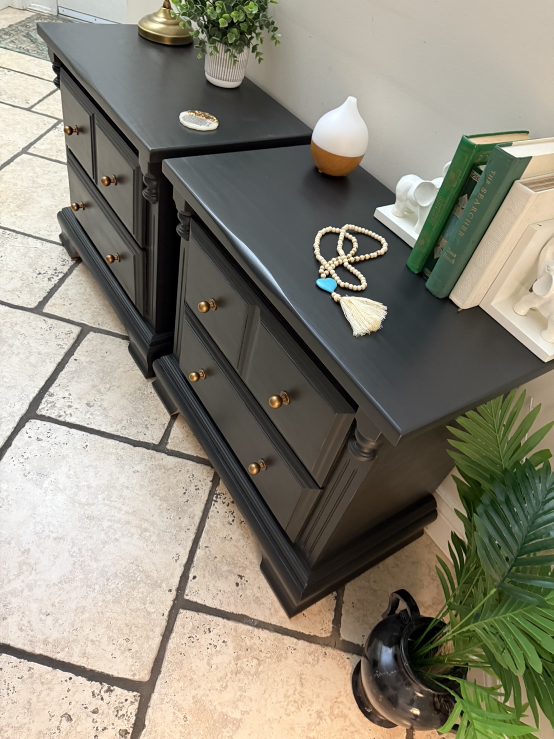 Kroehler Black Nightstands - Pair - photo 5