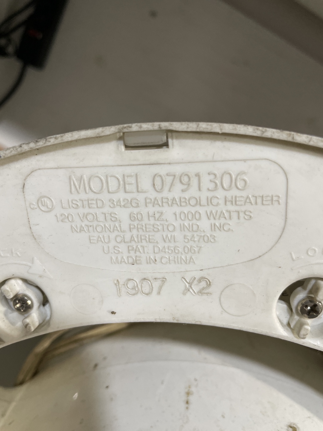 Presto HeatDish Plus Footlight Parabolic Heater - photo 3