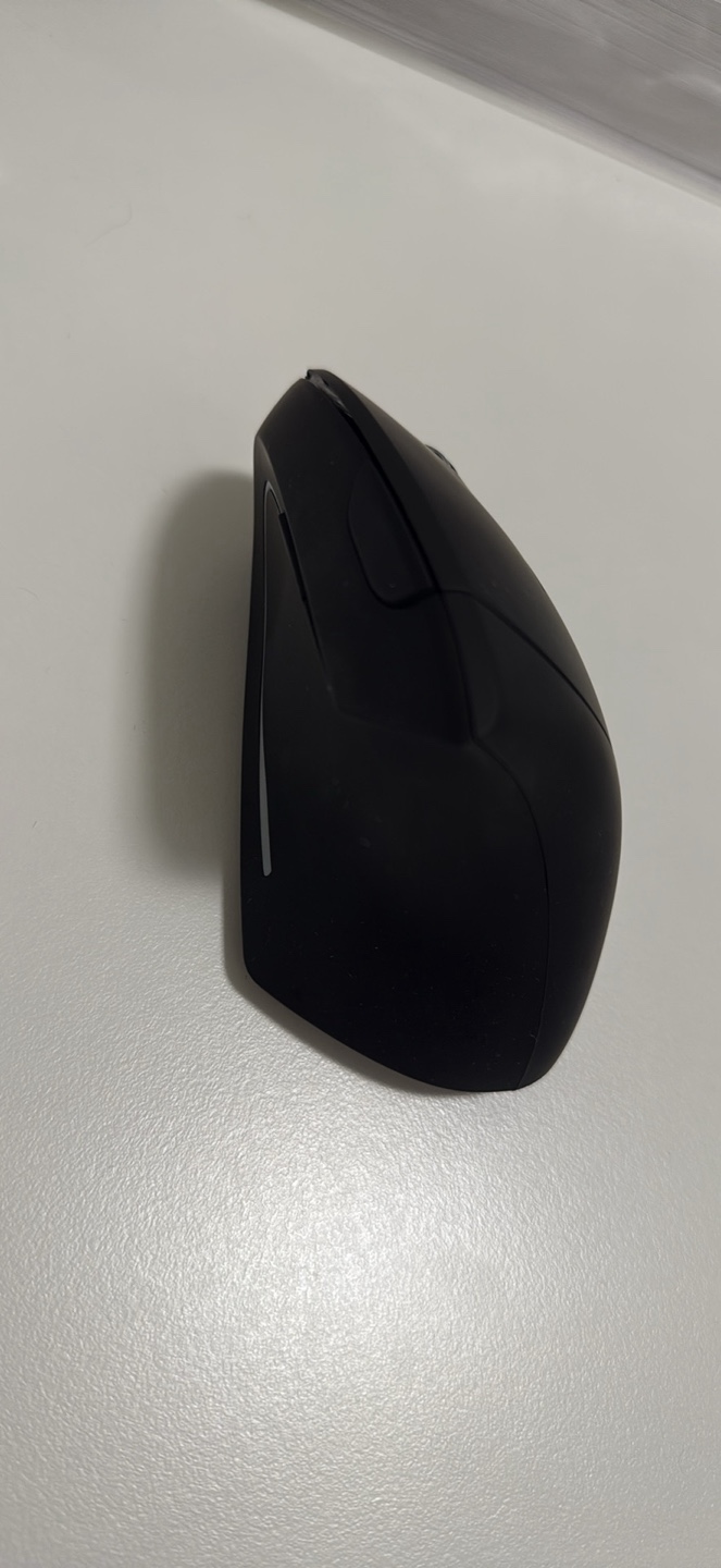 Ergonomic Wireless Mouse - photo 2