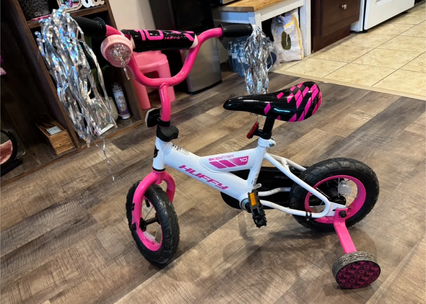 Huffy Skidster 10" Kids Bike - White & Pink image indicator(3)