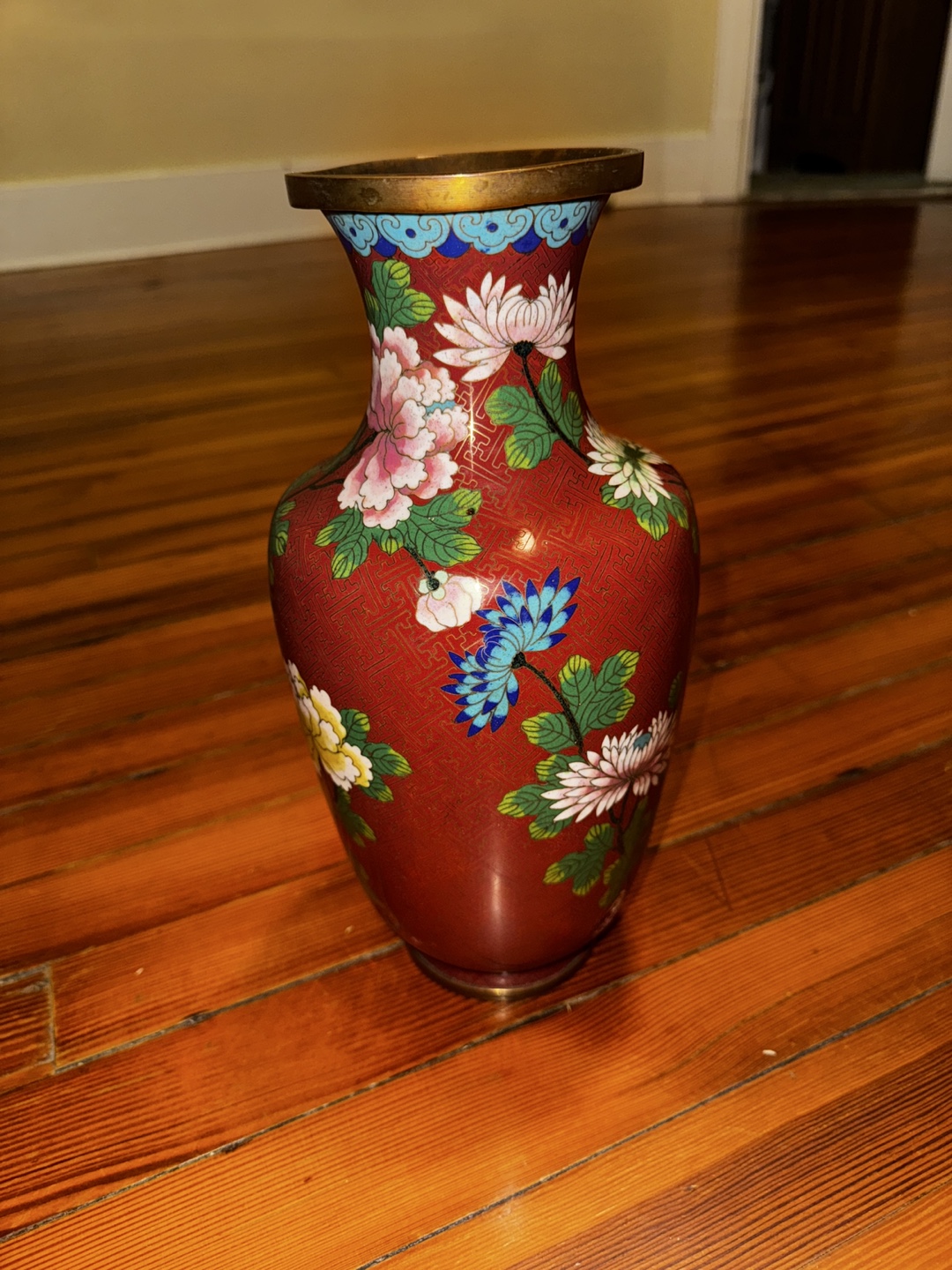 Chinese cloisonné vase (mid 20th century)